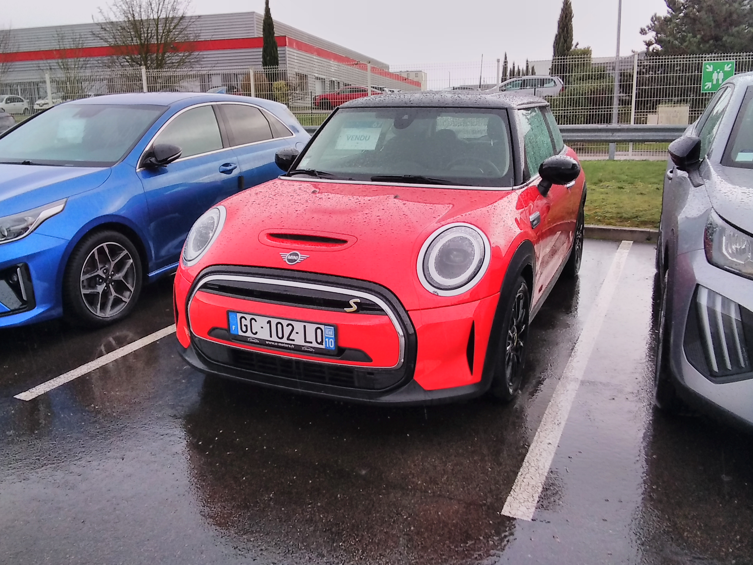 Avis-mandataire-auto-Emotors-Mini-Mini-lectrique-3-portes-cooper-se-184-edition-camden-plus-gps.