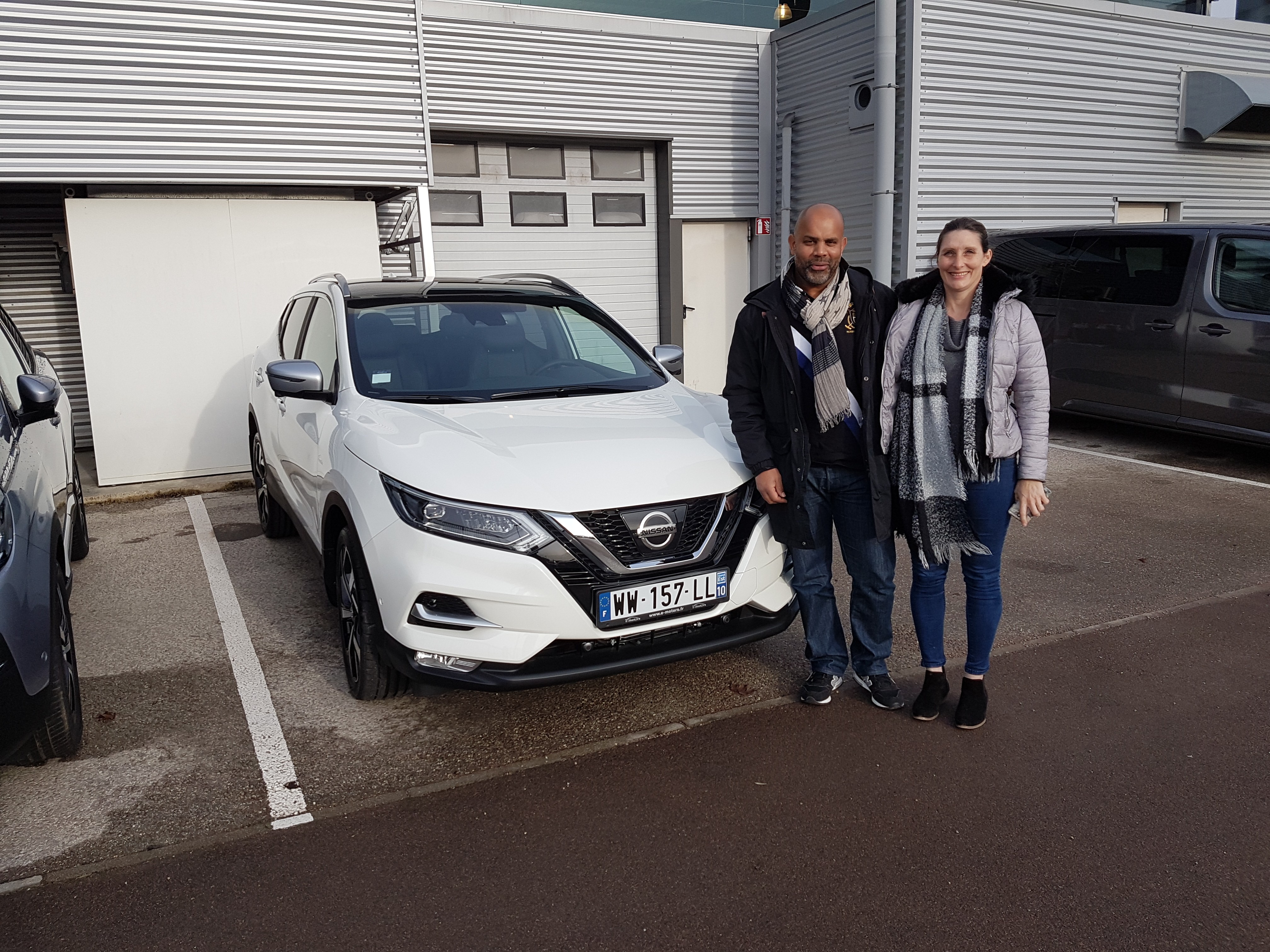 Avis-mandataire-auto-Emotors-Nissan-Qashqai-Tekna-plus-dci-130-xtronic-4x2.