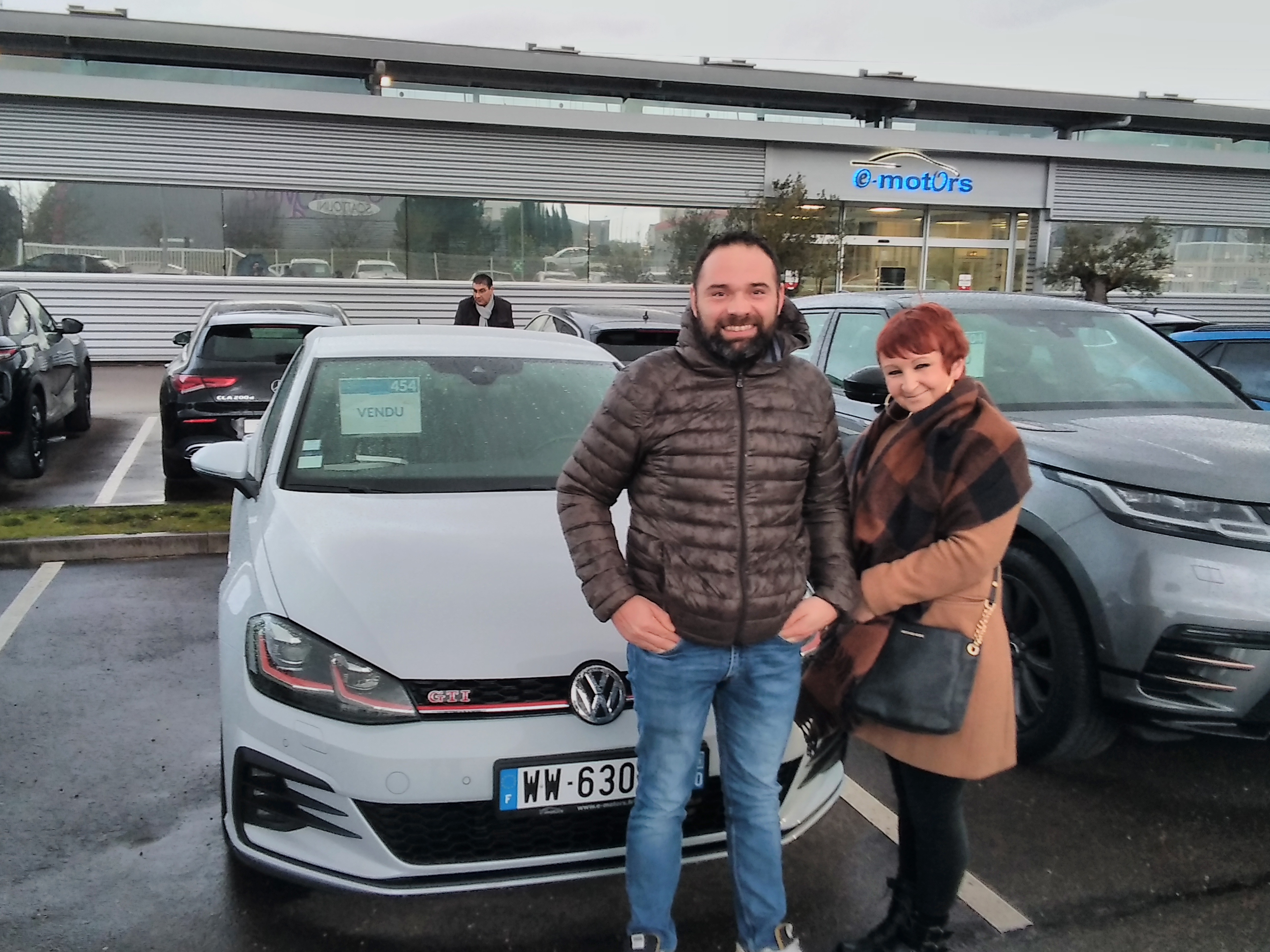 Avis-mandataire-auto-Emotors-Volkswagen-Golf-Gti-performance-tsi-245-dsg7-plus-jantes-alu-18.