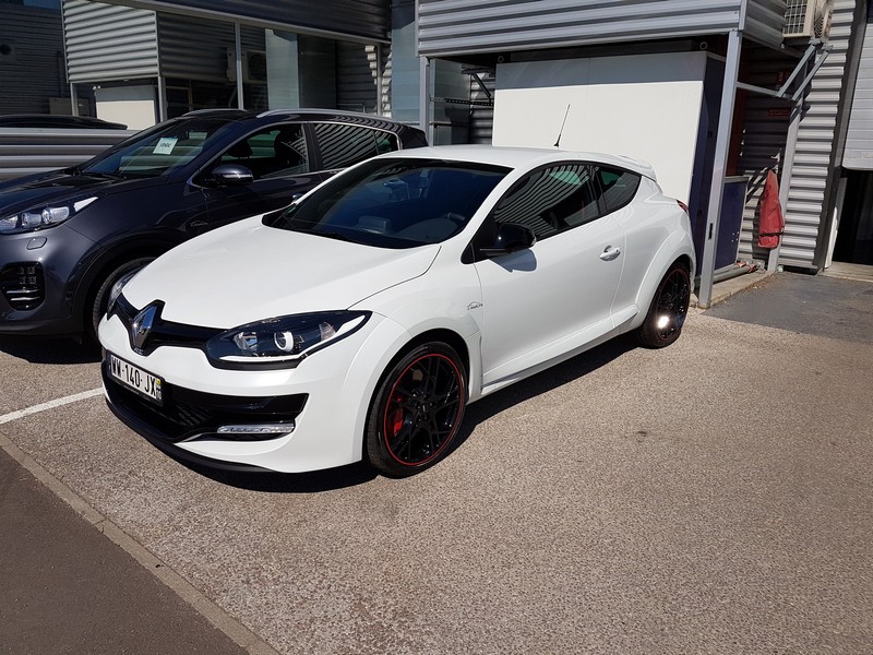 Avis-mandataire-auto-Emotors-Renault-Megane-iii-coupe-M-gane-iii-coup-rs-2-0-275-s-s-plus-pack-cup-recaro.