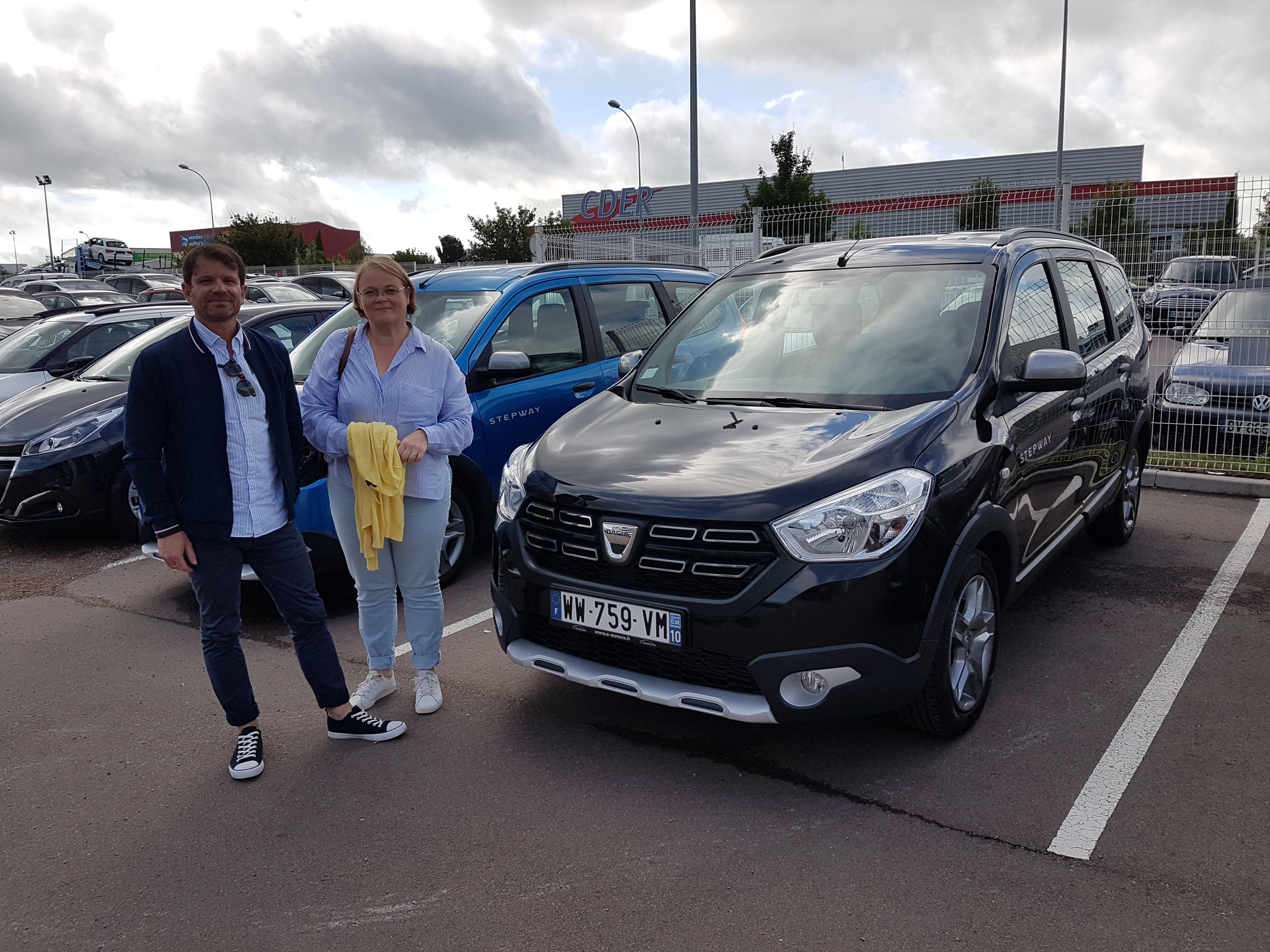 Avis-mandataire-auto-Emotors-Dacia-Lodgy-Stepway-tce-115-7-places.