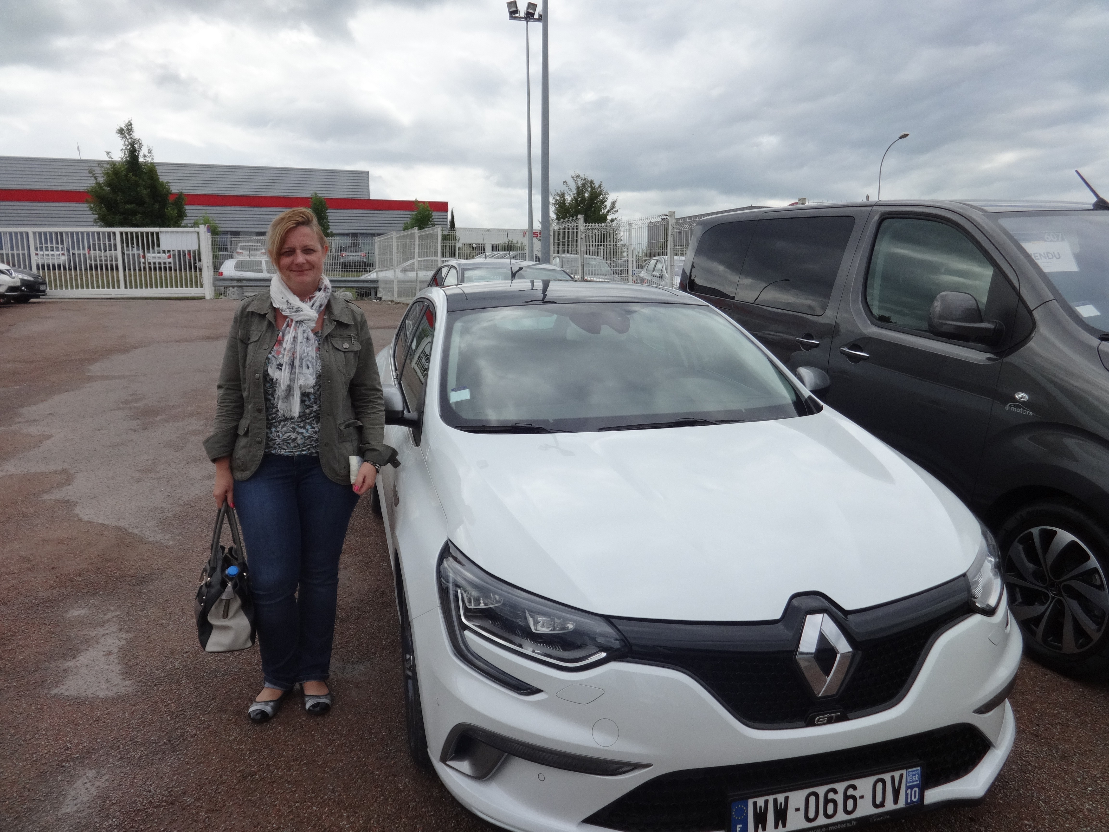 Avis-mandataire-auto-Emotors-Renault-Megane-iv-berline-M-gane-iv-berline-gt-dci-165-energy-edc-plus-toit-vitr.