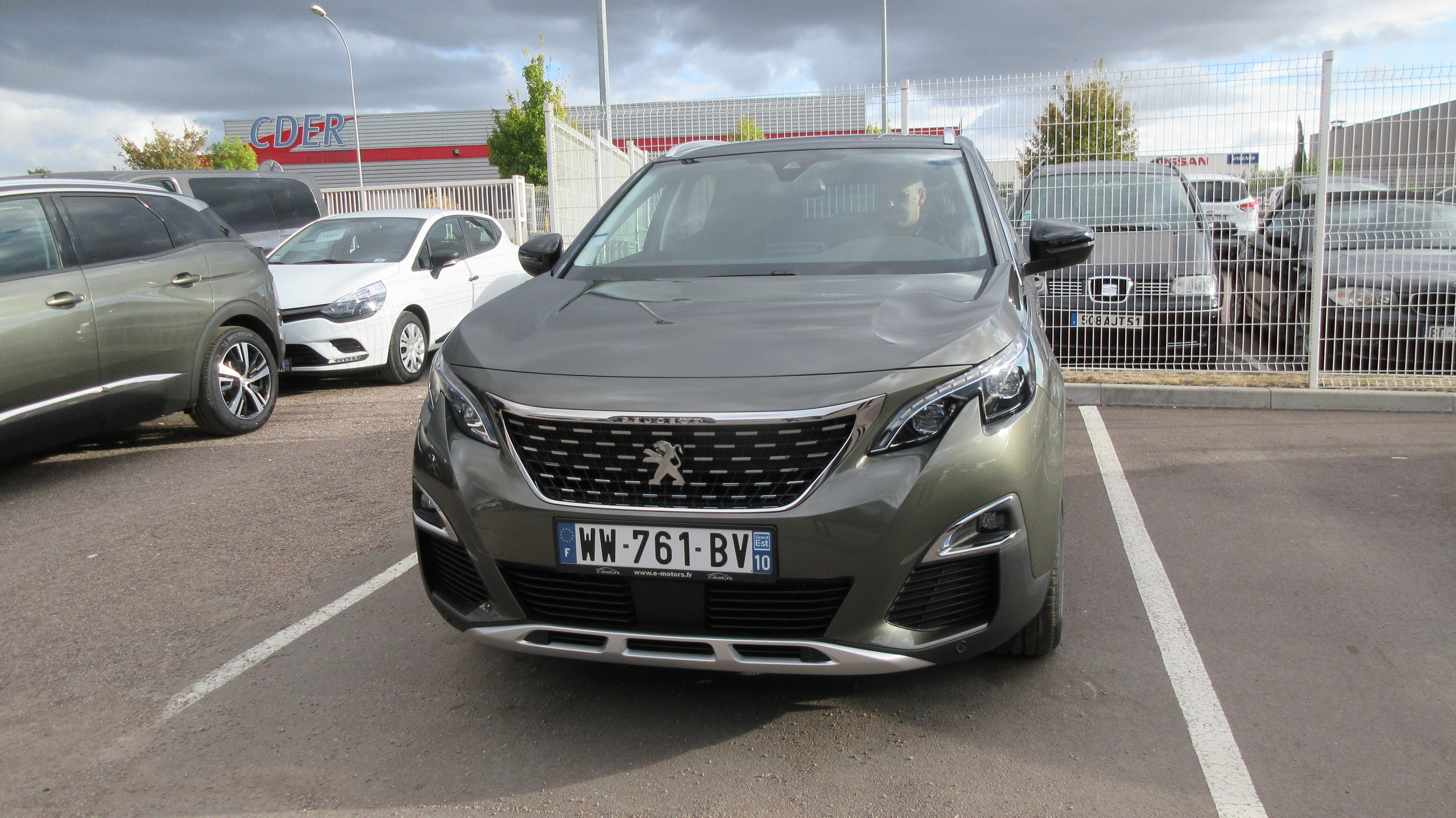 Avis-mandataire-auto-Emotors-Peugeot-3008-Allure-bluehdi-120-eat6-s-s.