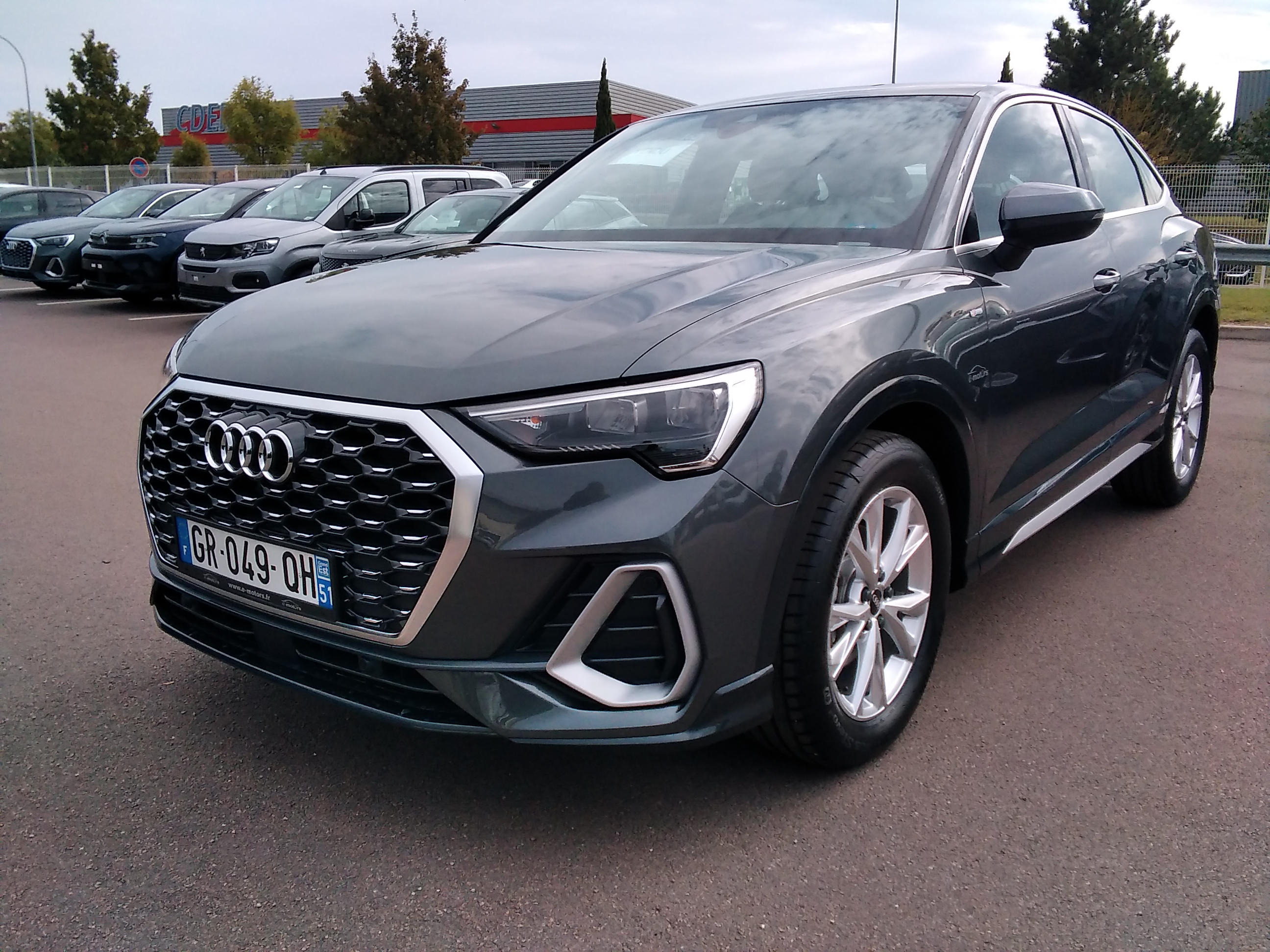 Avis-mandataire-auto-Emotors-Audi-Q3-sportback-S-line-35-tfsi-150-s-tronic-7-plus-toit-plus-alarme.