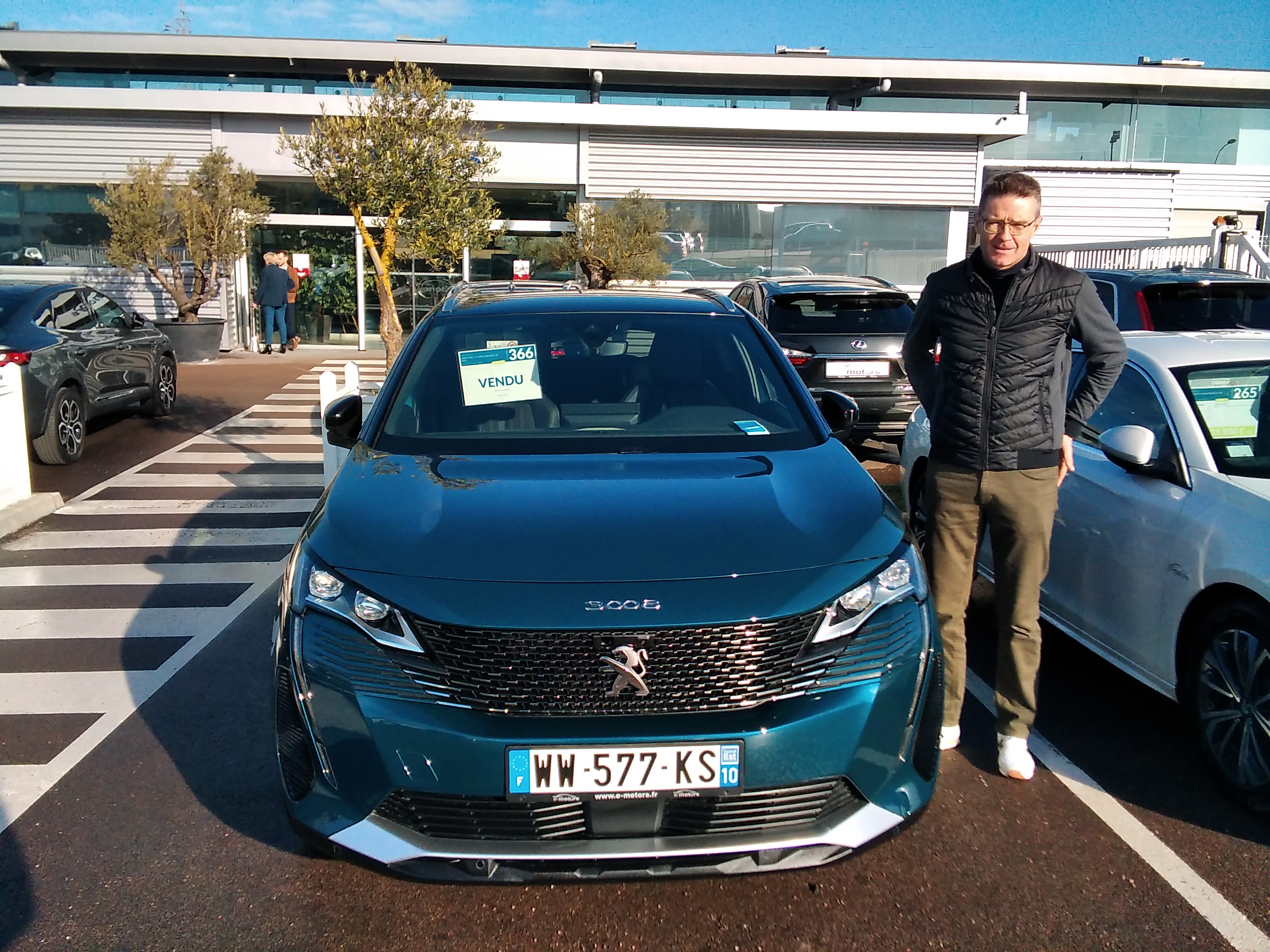 Avis-mandataire-auto-Emotors-Peugeot-3008-Puretech-180ch-s-s-eat8-gt-pack.