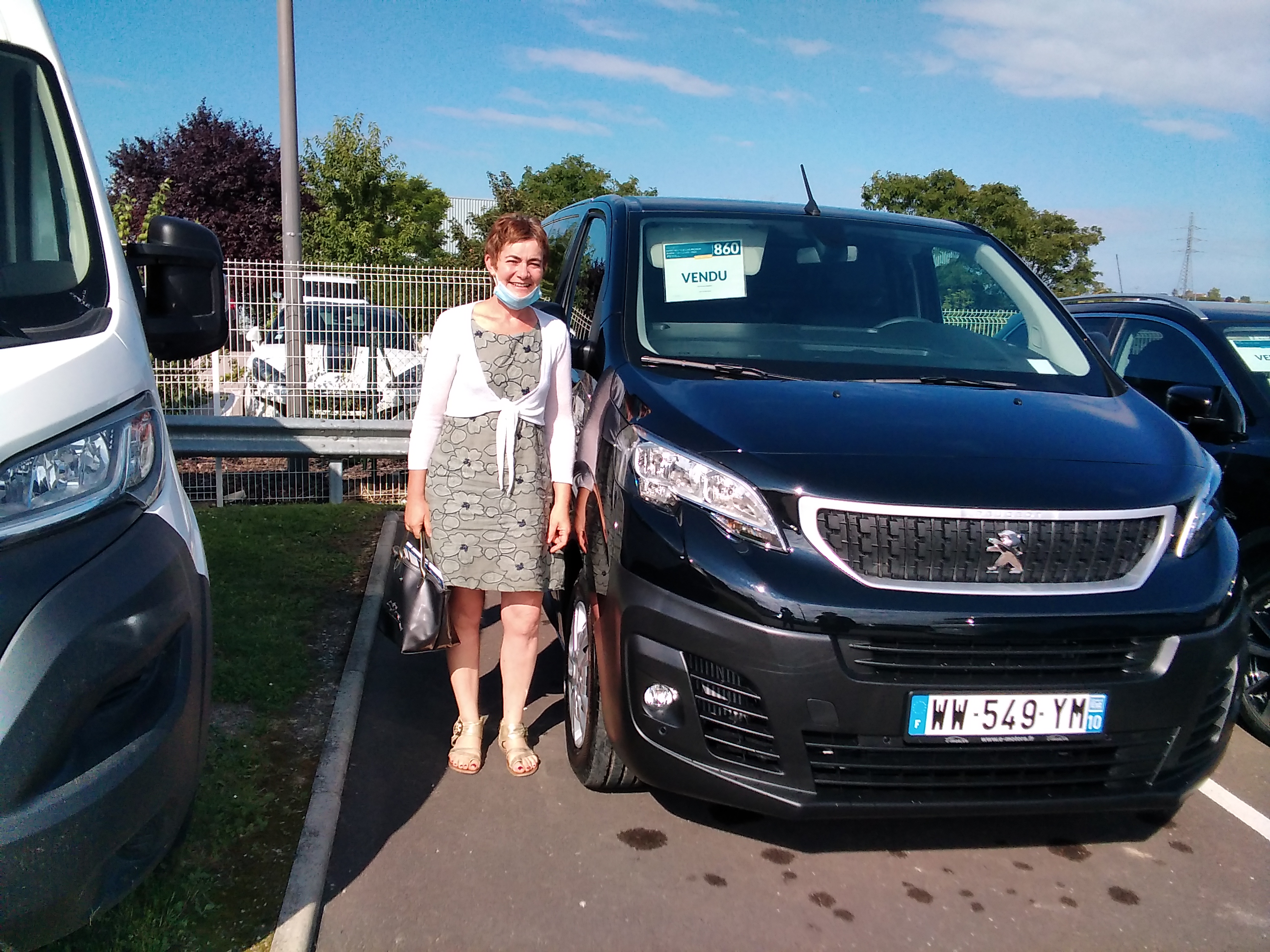 Avis-mandataire-auto-Emotors-Peugeot-Expert-fourgon-Expert-fgn-tole-long-premium-bluehdi-180-s-s-eat8-plus-pack-visiopark-1-plus-gps.