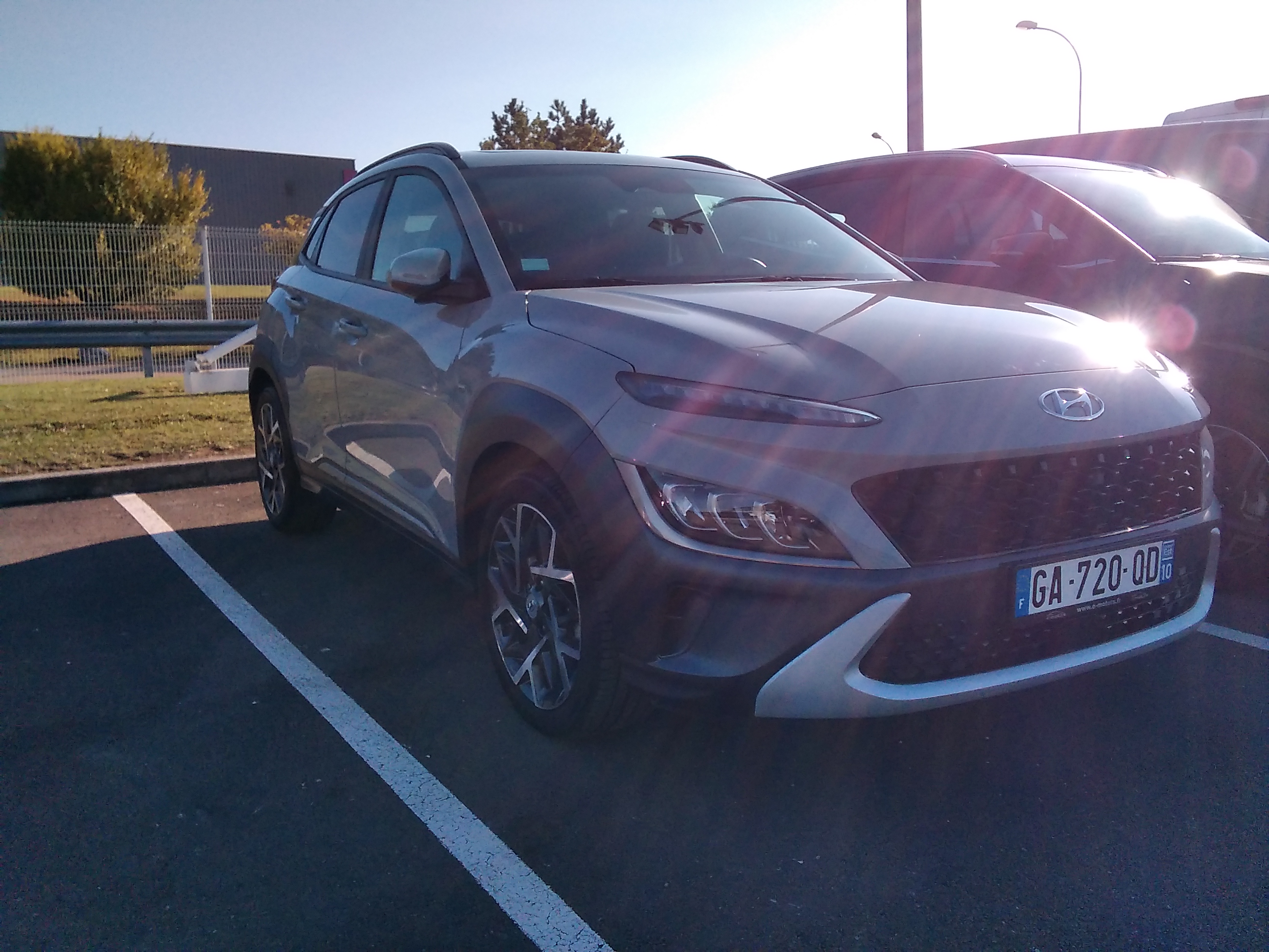 Avis-mandataire-auto-Emotors-Hyundai-Kona-Hybrid-141-executive-plus-toit.