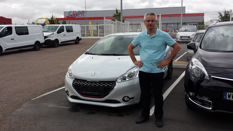 Avis-mandataire-auto-Emotors--Peugeot-208-gti-30th-thp-208-3-portes-.