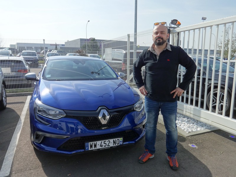 Avis-mandataire-auto-Emotors-Renault-Megane-iv-berline-M-gane-iv-berline-gt-tce-205-energy-edc-plus-bose-cuir-alcantara.