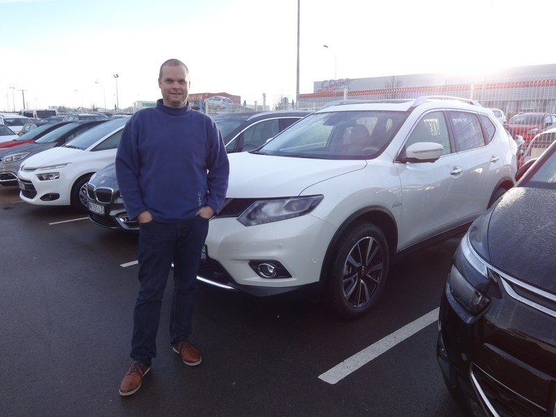 Avis-mandataire-auto-Emotors-Nissan-X-trail-Tekna-dci-130-7-places-4x4.