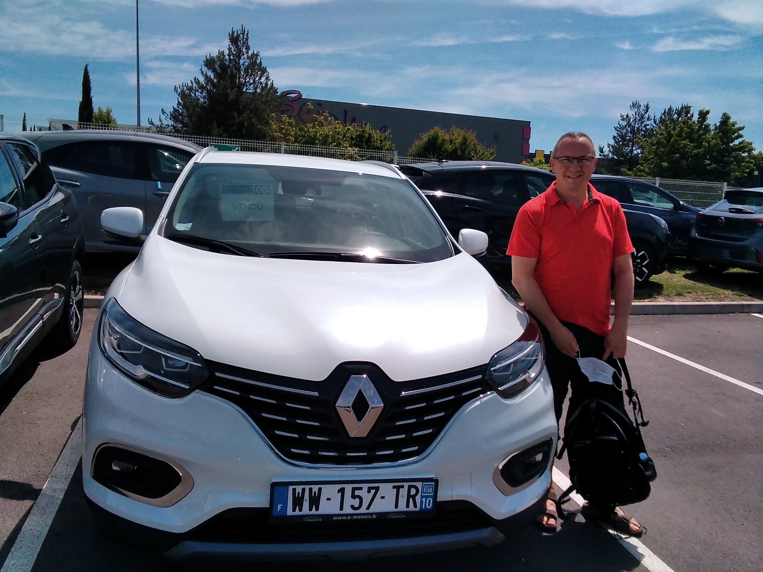Avis-mandataire-auto-Emotors-Renault-Kadjar-Intens-blue-dci-115-edc-plus-jantes-19.