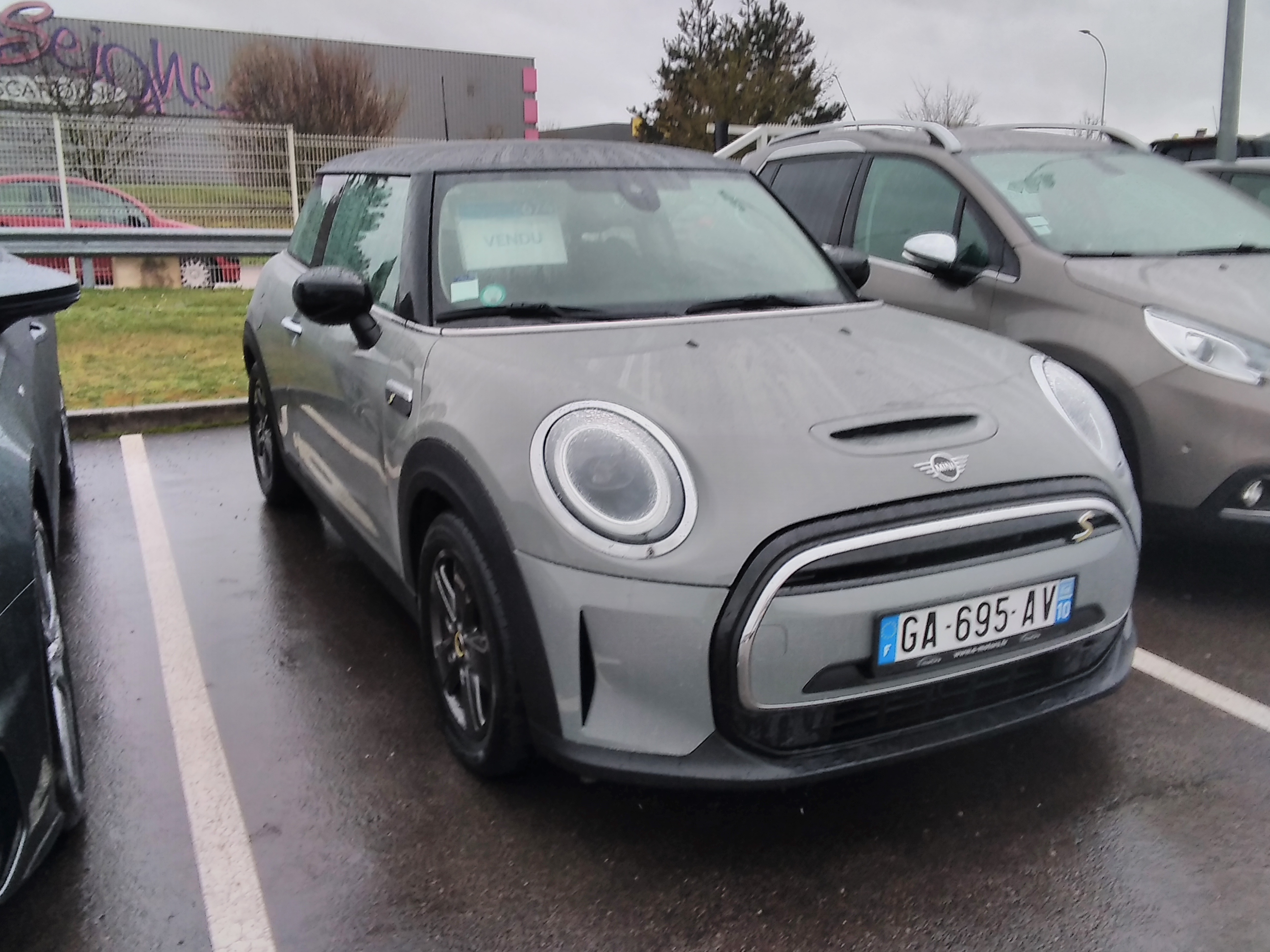 Avis-mandataire-auto-Emotors-Mini-3-portes-Hatch-cooper-se-184-classic-plus-gps.