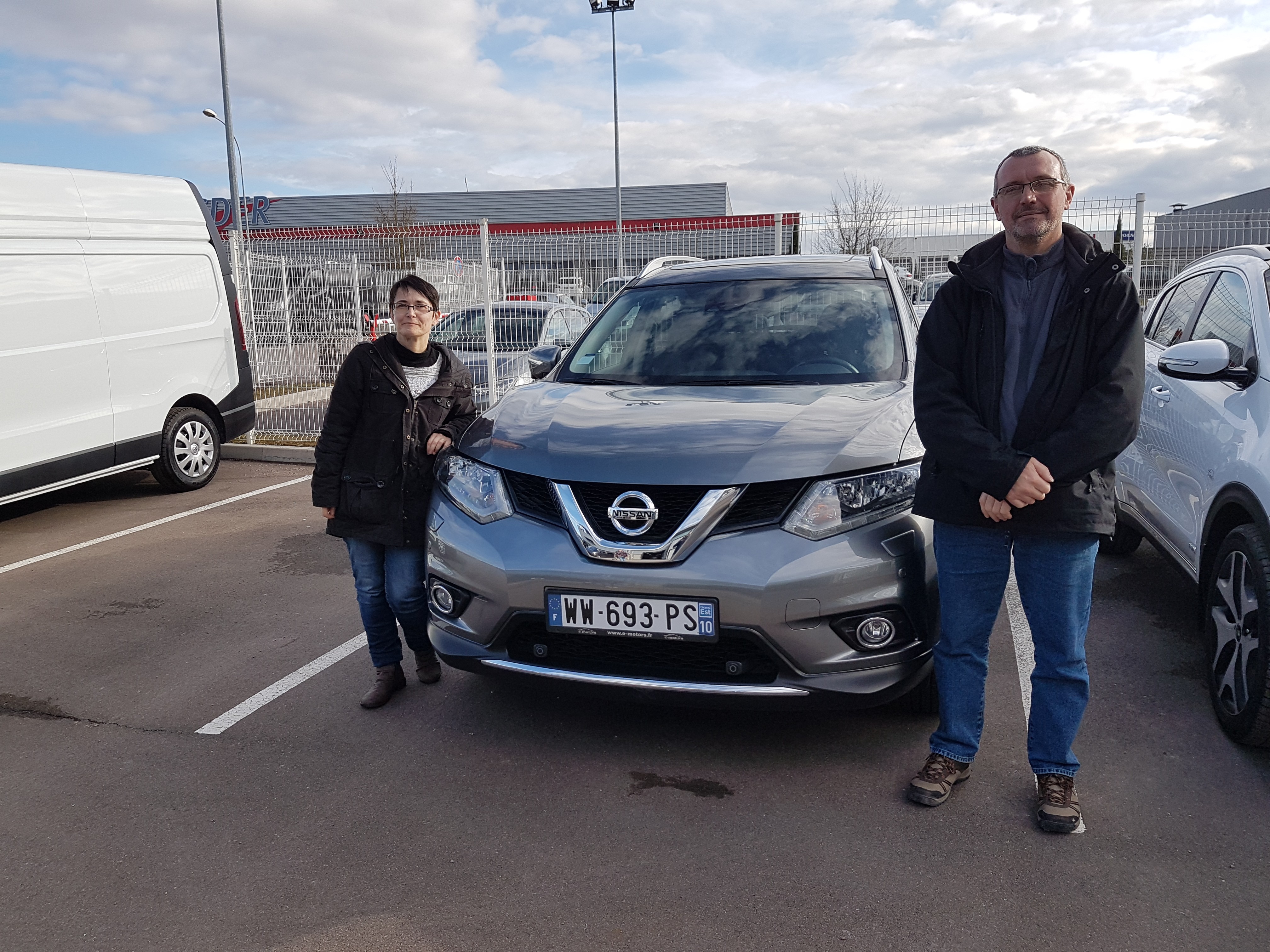 Avis-mandataire-auto-Emotors-Nissan-X-trail-N-connecta-dci-130-7pl-4x4.