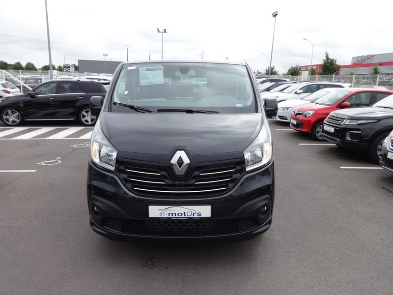 Avis-mandataire-auto-Emotors-Renault-Trafic-combi-Grand-intens-dci-125-energy-8places-plus-portes-180.