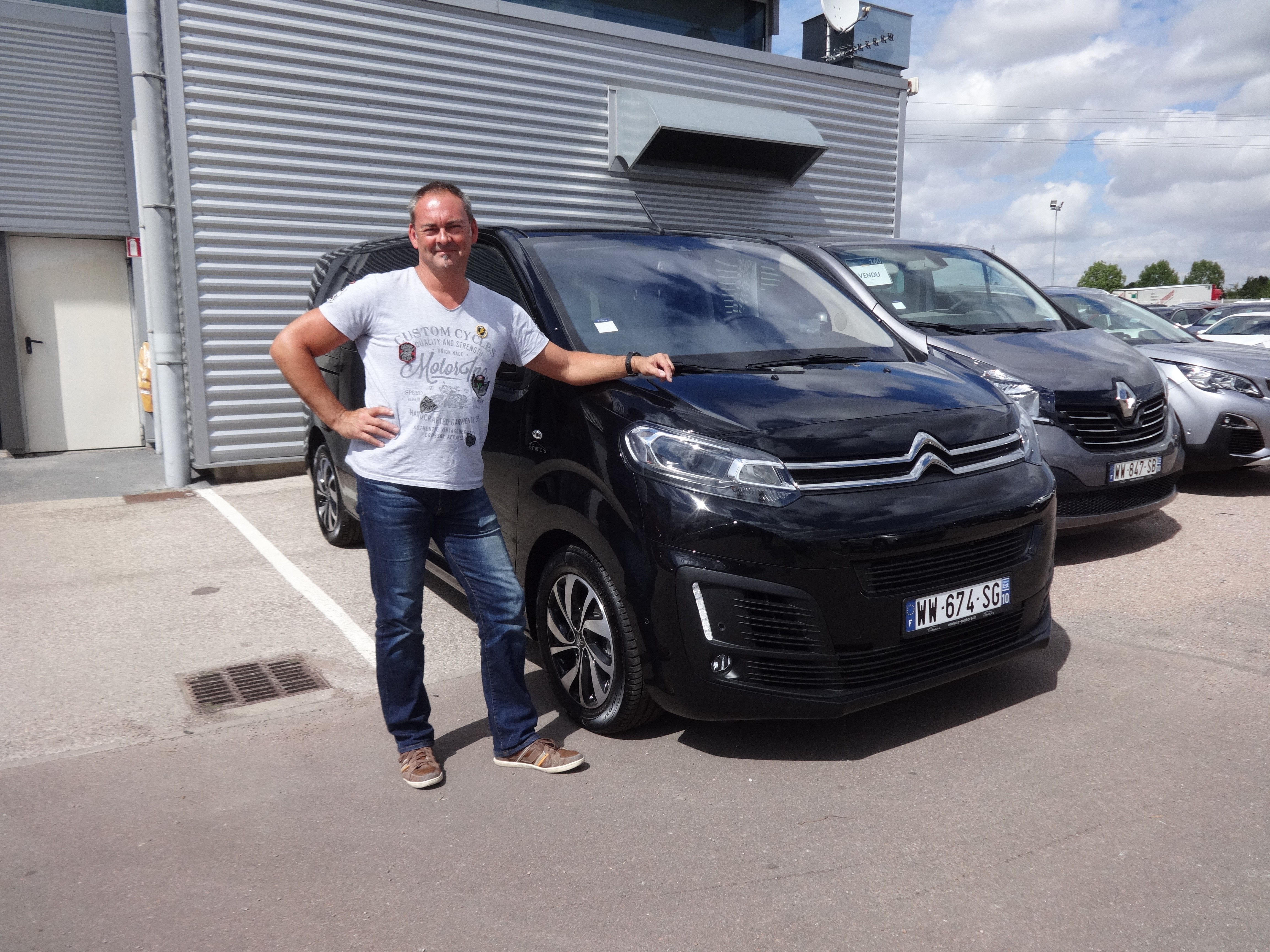 Avis-mandataire-auto-Emotors-Citroen-Spacetourer-Shine-m-bluehdi-180-s-s-eat6.