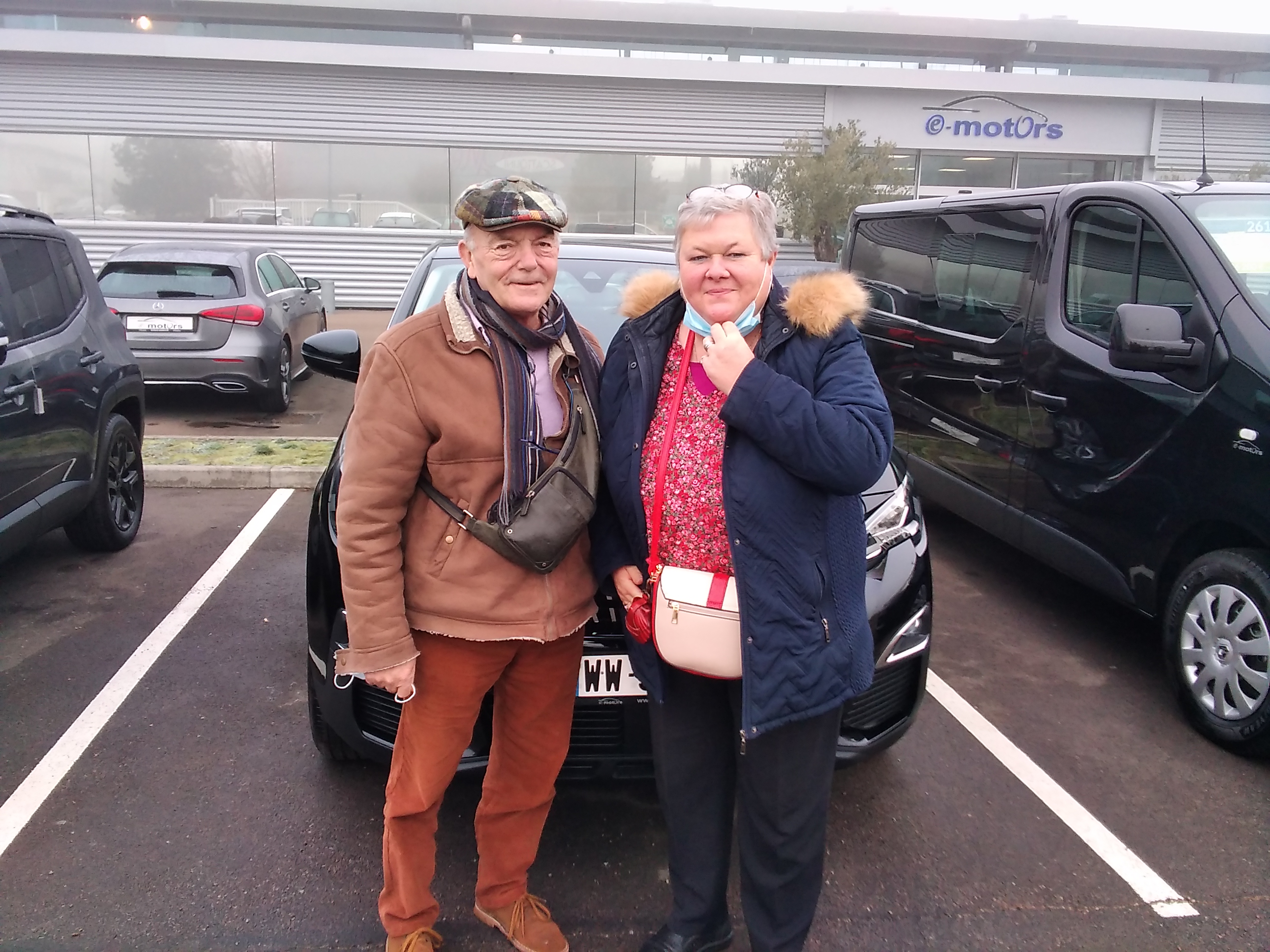 Avis-mandataire-auto-Emotors-Peugeot-3008-Active-puretech-130-s-s-plus-gps.