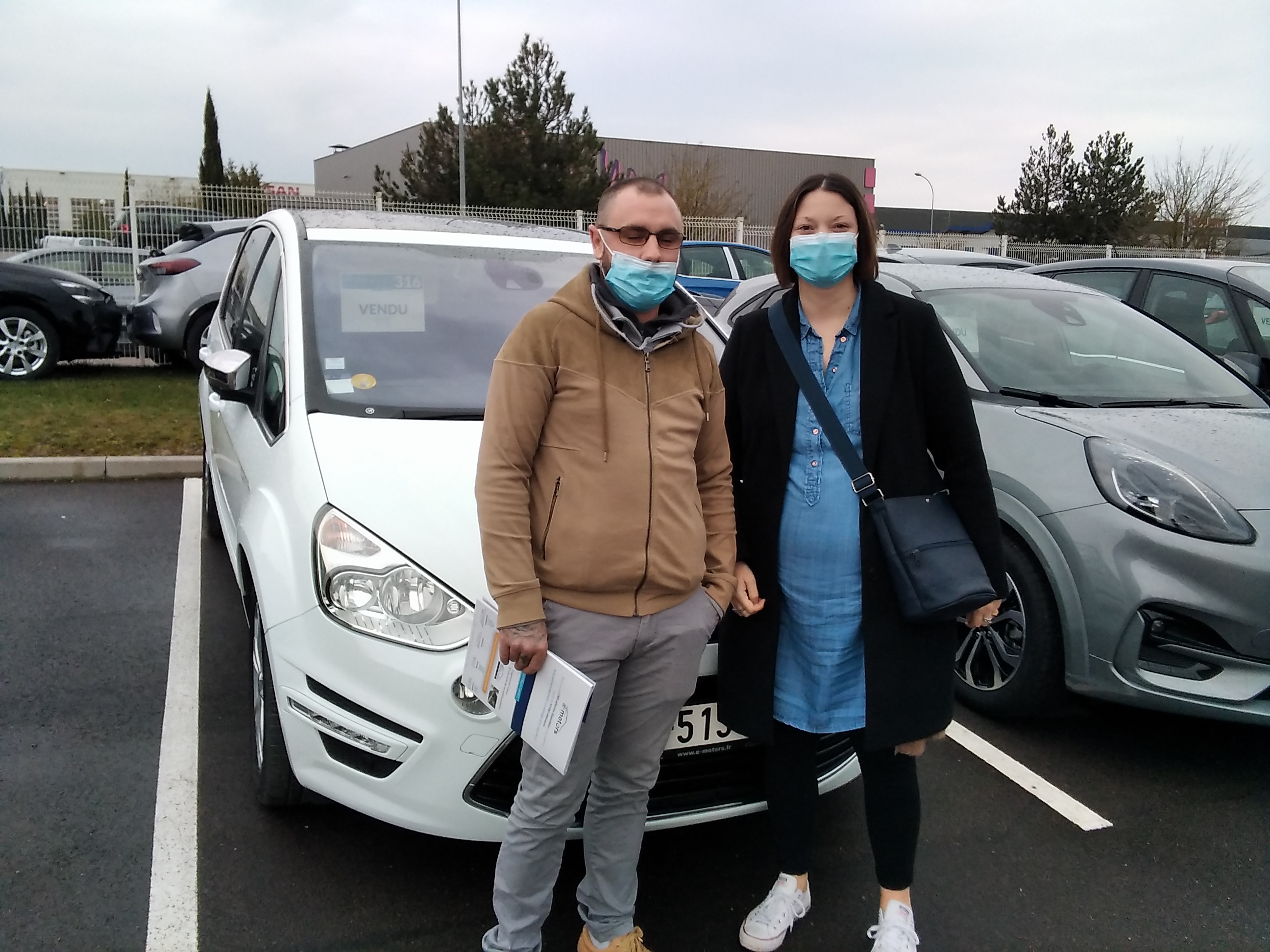 Avis-mandataire-auto-Emotors-Ford-S-max-2-0-tdci-140-fap-titanium-7-pl.