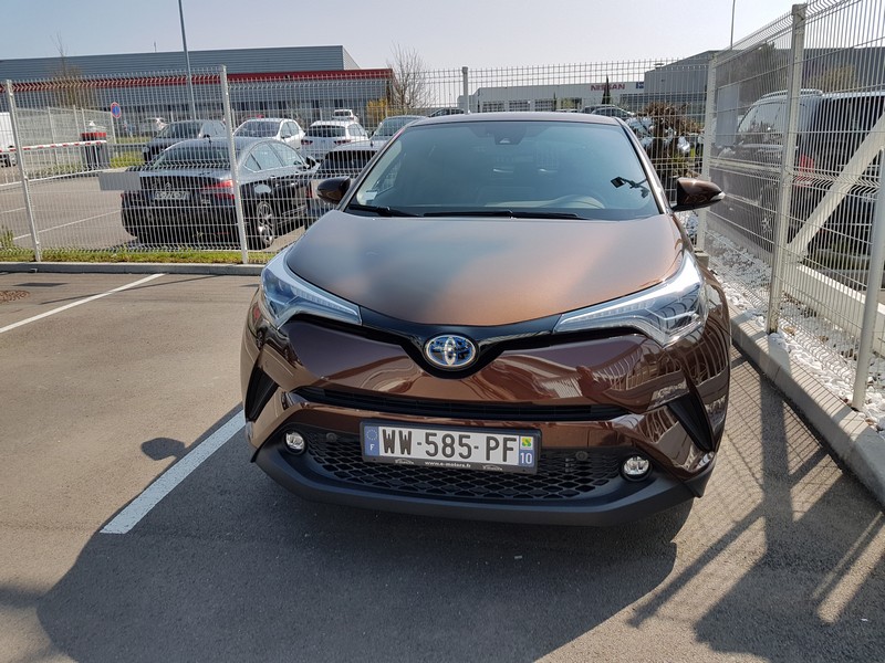 Avis-mandataire-auto-Emotors-Toyota-C-hr-hybride-Distinctive-122h.
