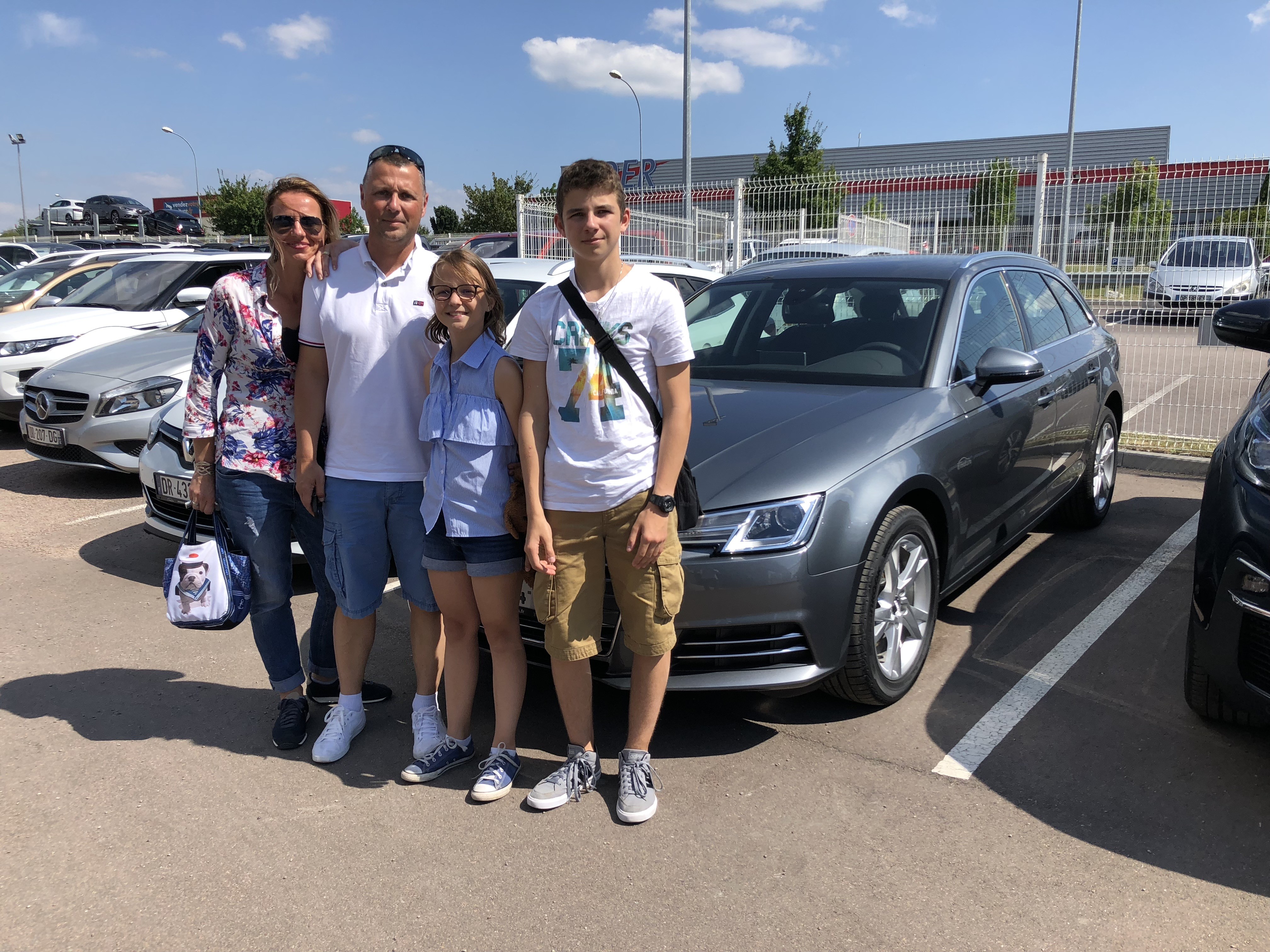 Avis-mandataire-auto-Emotors-Audi-A4-avant-Sport-tdi-150-s-tronic-plus-virtual-cockpit.