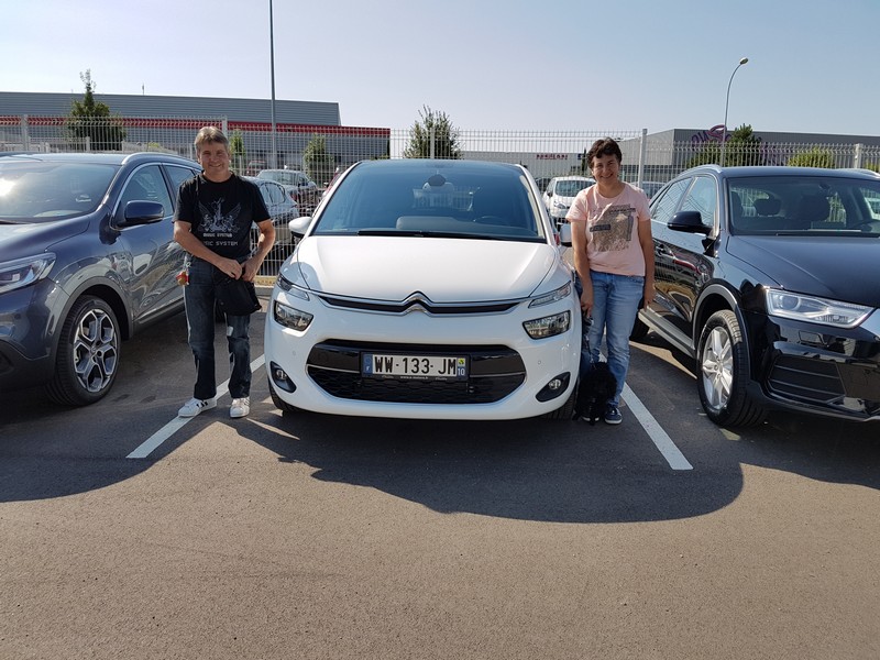 Avis-mandataire-auto-Emotors-Citroen-C4-picasso-Exclusive-bluehdi-150-s-s-eat6-plus-toit-vitr.