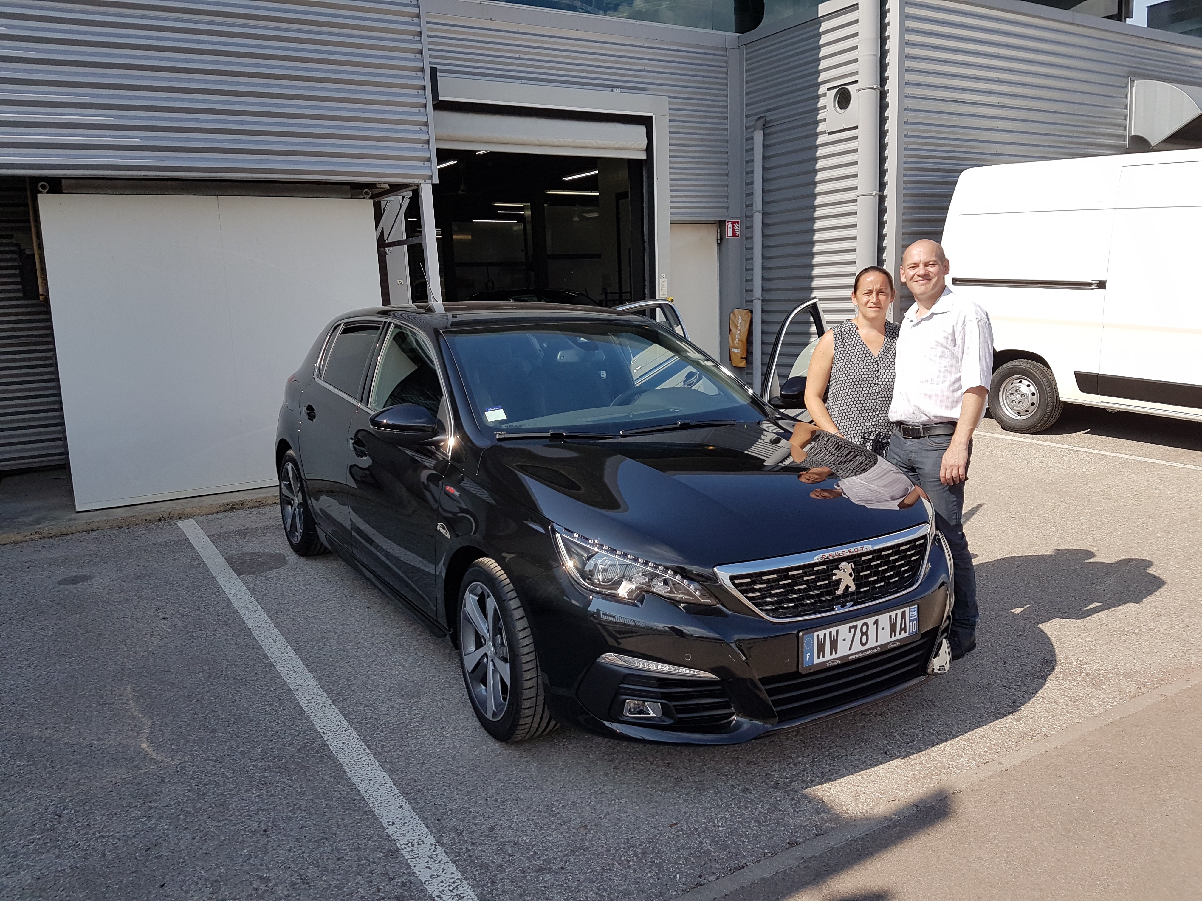 Avis-mandataire-auto-Emotors-Peugeot-308-Gt-line-puretech-130-eat6-s-s.