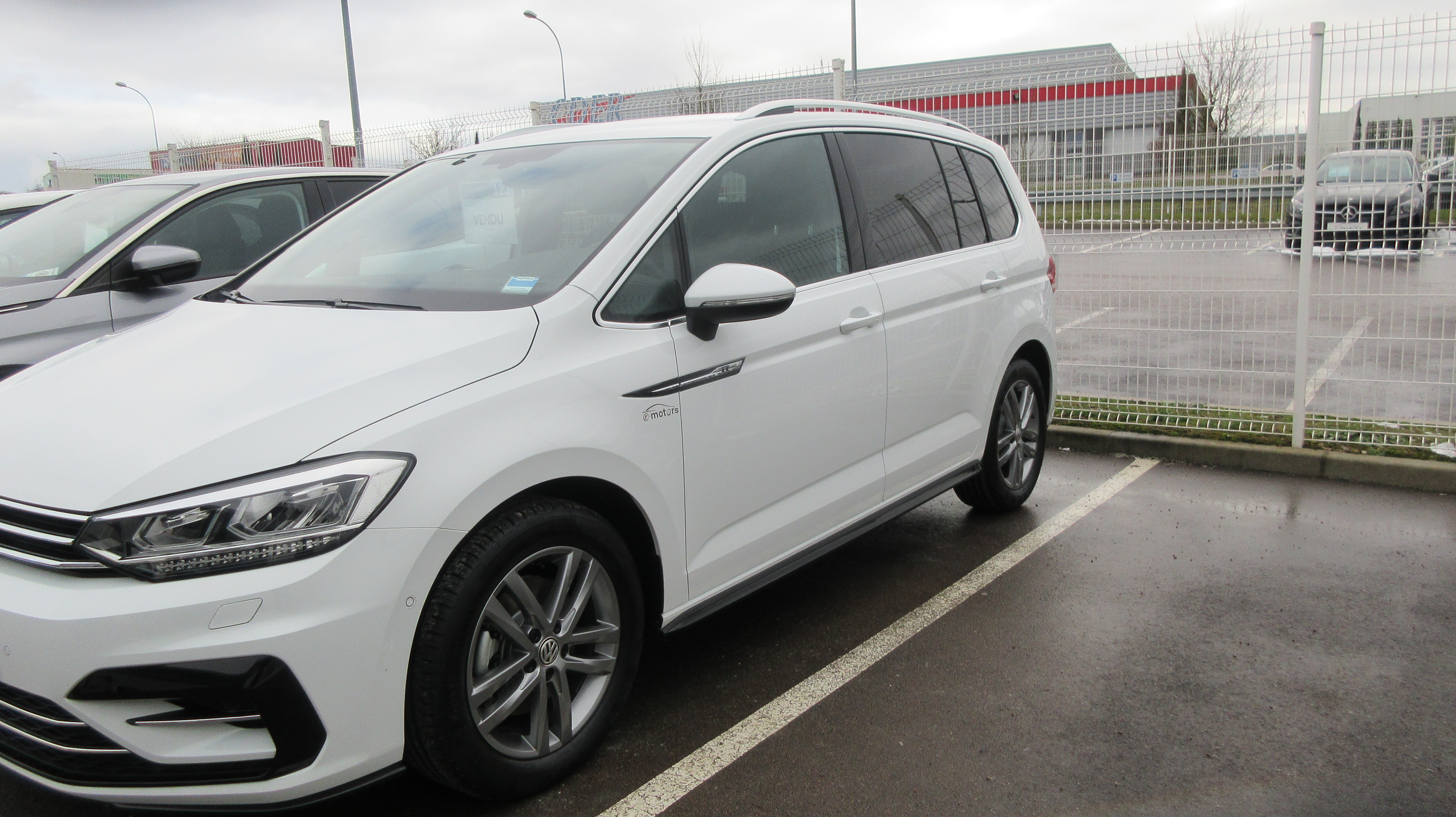 Avis-mandataire-auto-Emotors-Volkswagen-Touran-R-line-tsi-150-dsg7-5p.