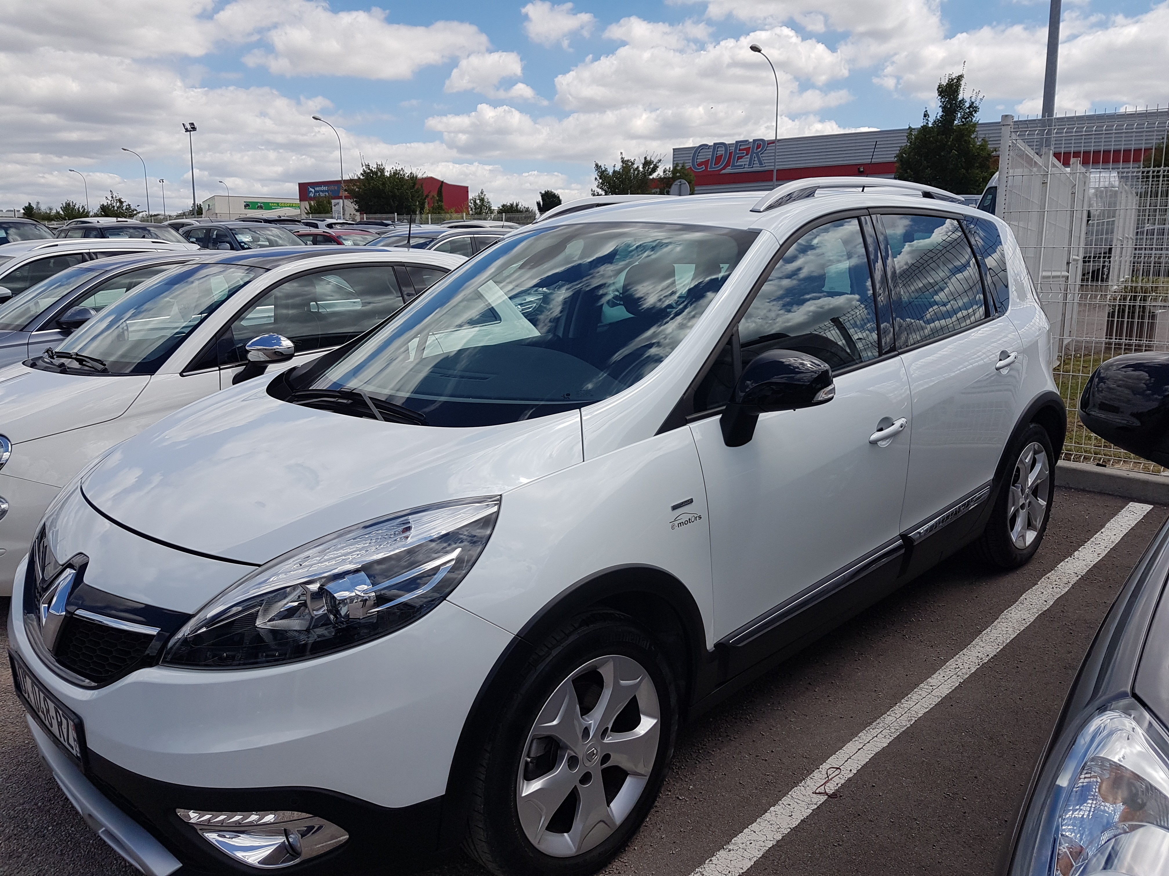 Avis-mandataire-auto-Emotors-Renault-Scenic-xmod-Bose-dci-110-edc.