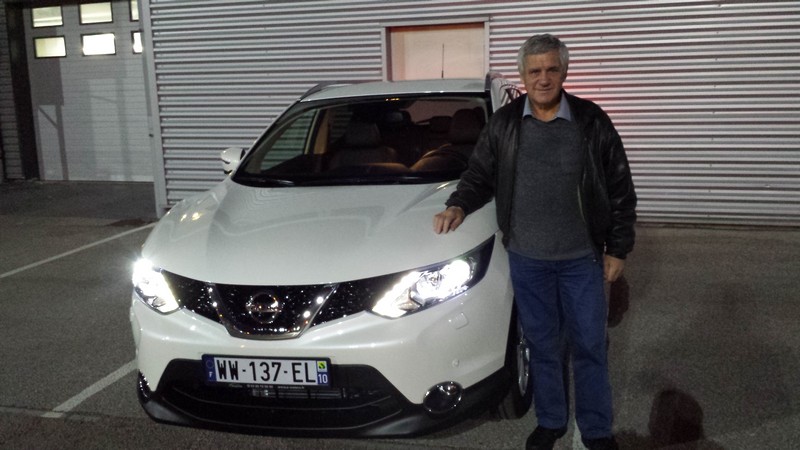 Avis-mandataire-auto-Emotors--Nissan-qashqai-tekna-dig-t-115-xtronic-4x2-plus-jantes-17-.