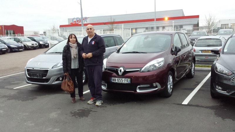 Avis-mandataire-auto-Emotors--Renault-scenic-iii-zen-dci-110-energy-plus-gps-et-pack-city-.