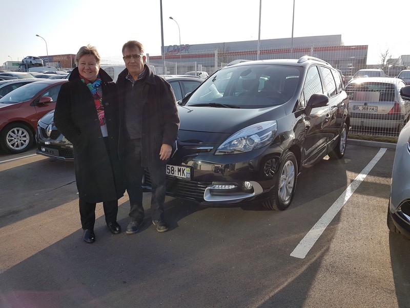 Avis-mandataire-auto-Emotors-Renault-Grand-scenic-Grand-sc-nic-iii-luxe-dci-110-edc-plus-7-places.