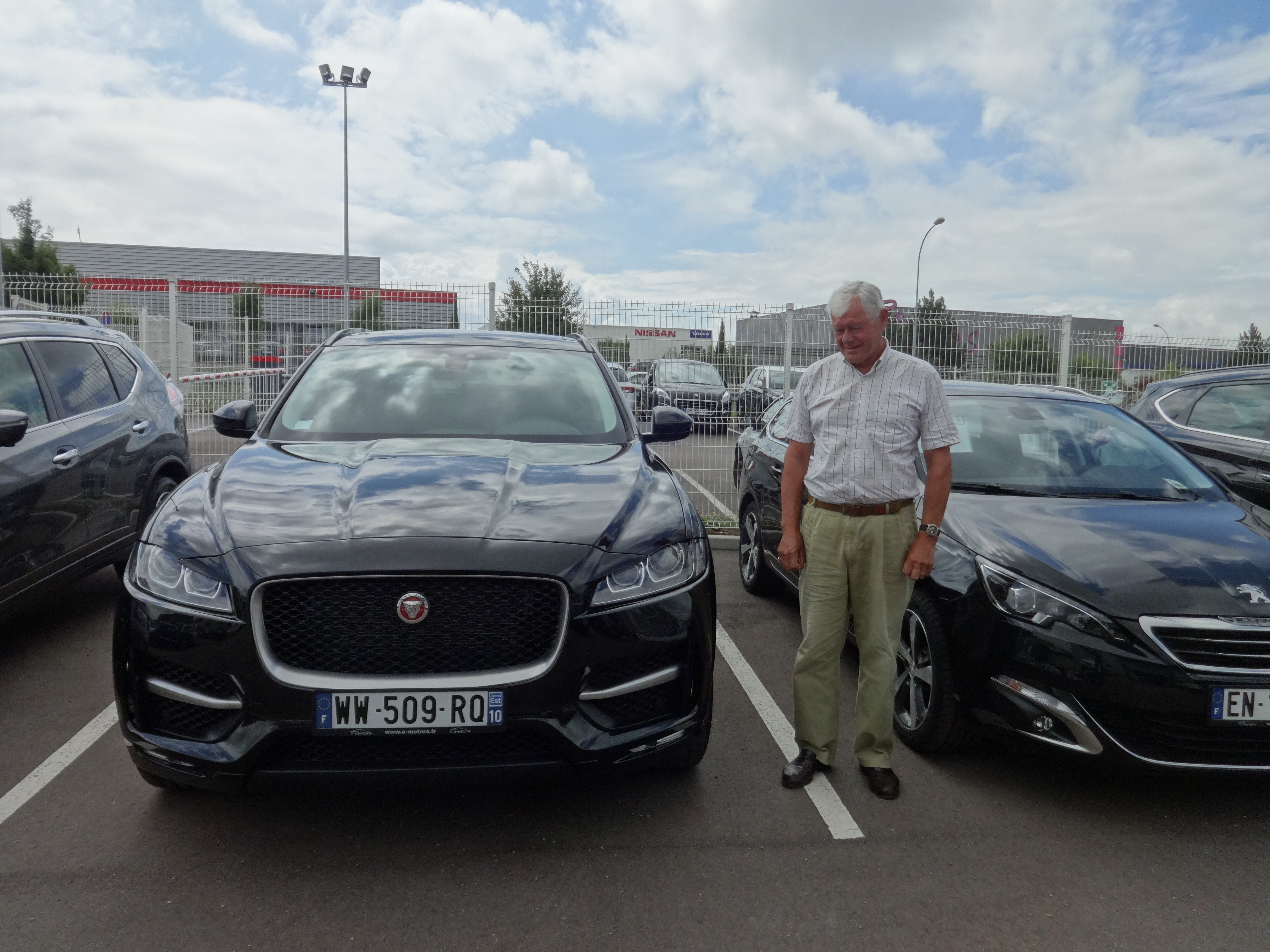 Avis-mandataire-auto-Emotors-Jaguar-F-pace-V6-3-0-d-300-awd-r-sport-a.