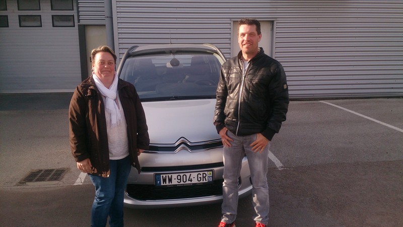 Avis-mandataire-auto-Emotors--Citroen-grand-c4-picasso-intensive-bluehdi-150-s-s-.