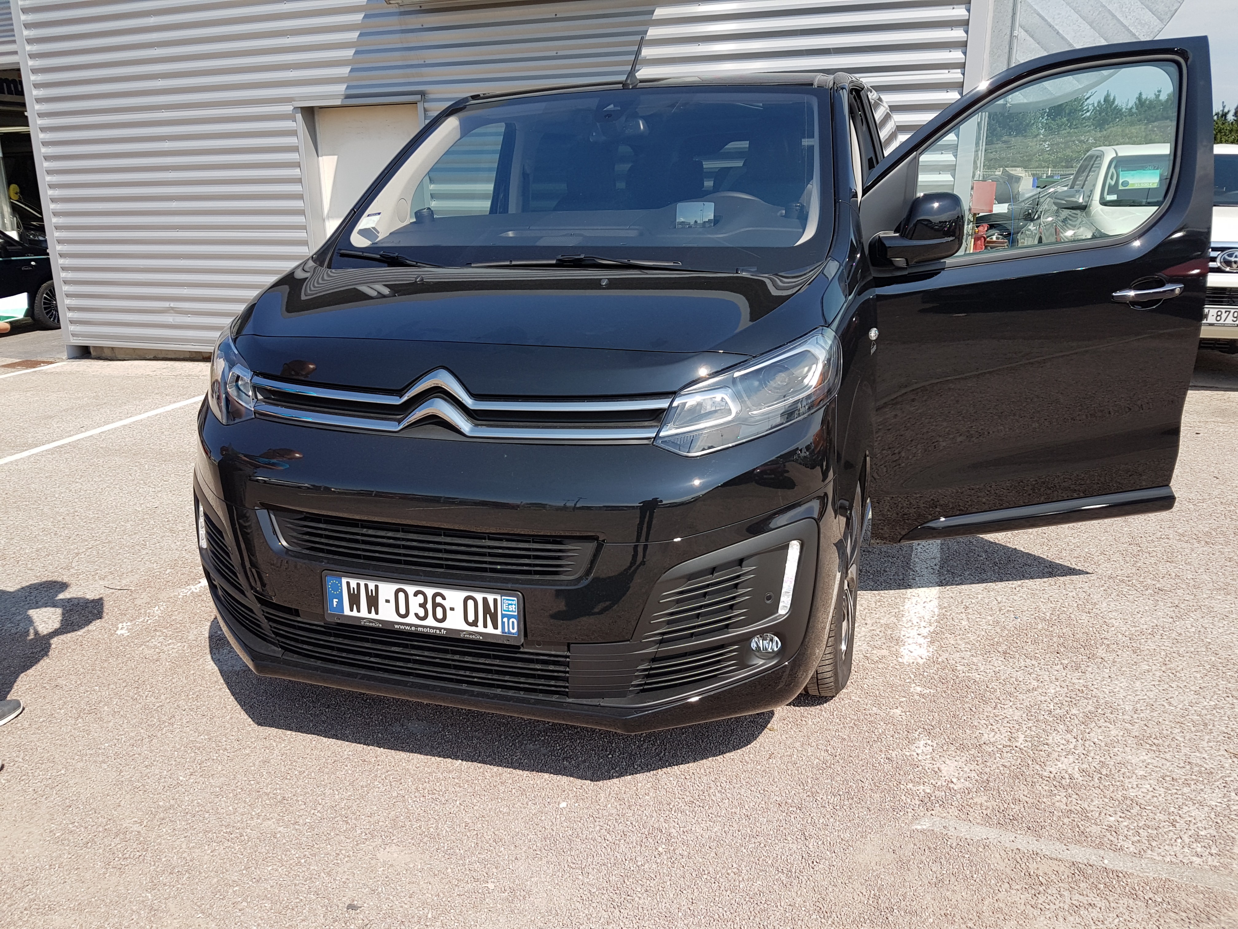Avis-mandataire-auto-Emotors-Citroen-Spacetourer-Shine-m-bluehdi-180-s-s-eat6.