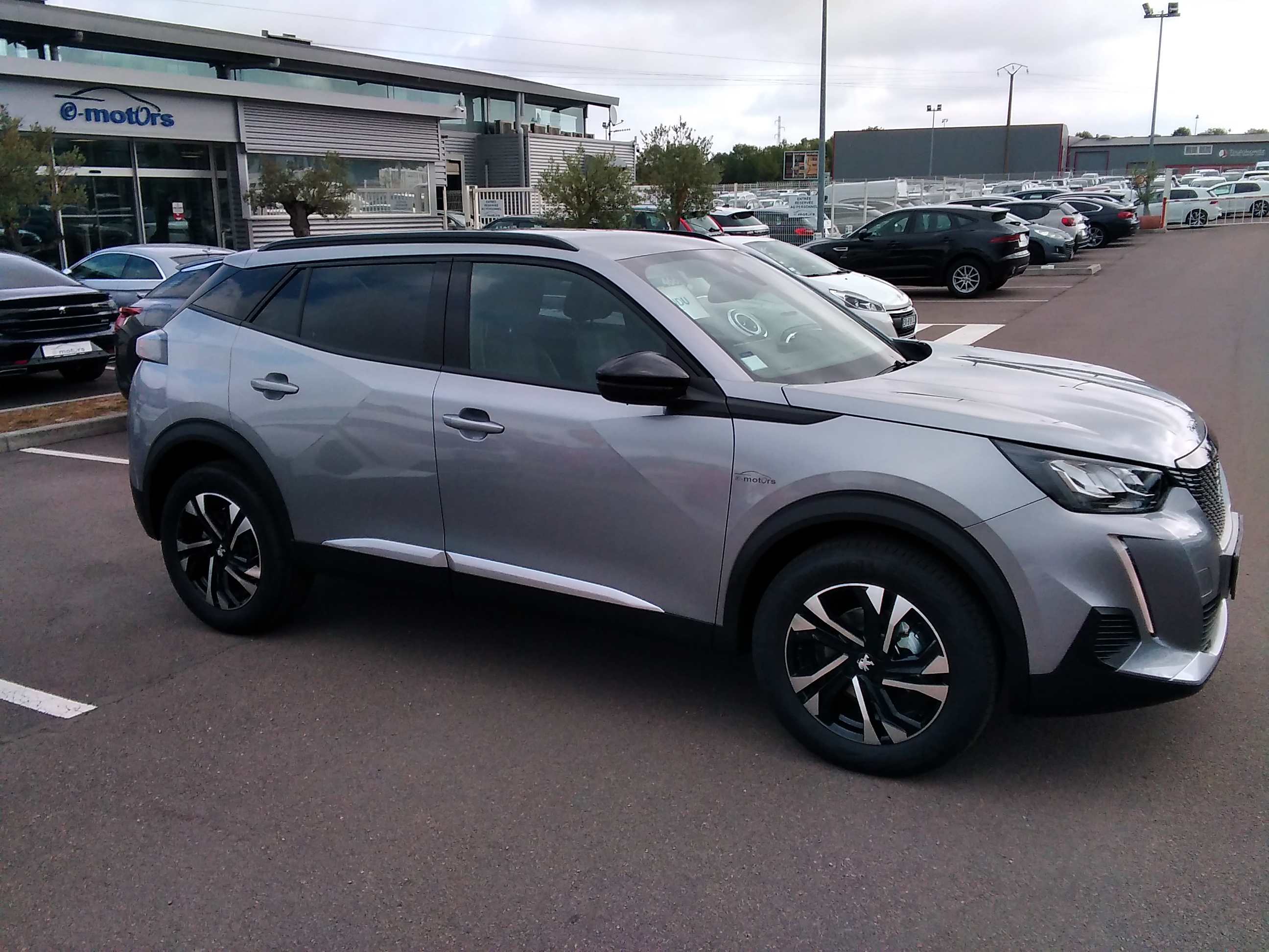 Avis-mandataire-auto-Emotors-Peugeot-2008-Puretech-100-s-s-bvm6-allure.