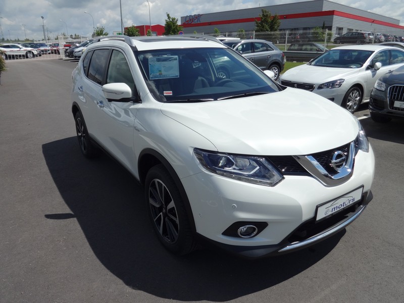 Avis-mandataire-auto-Emotors--Nissan-x-trail-nissan-connect-dci-130-xtronic-4x2-7places-plus-avm-.