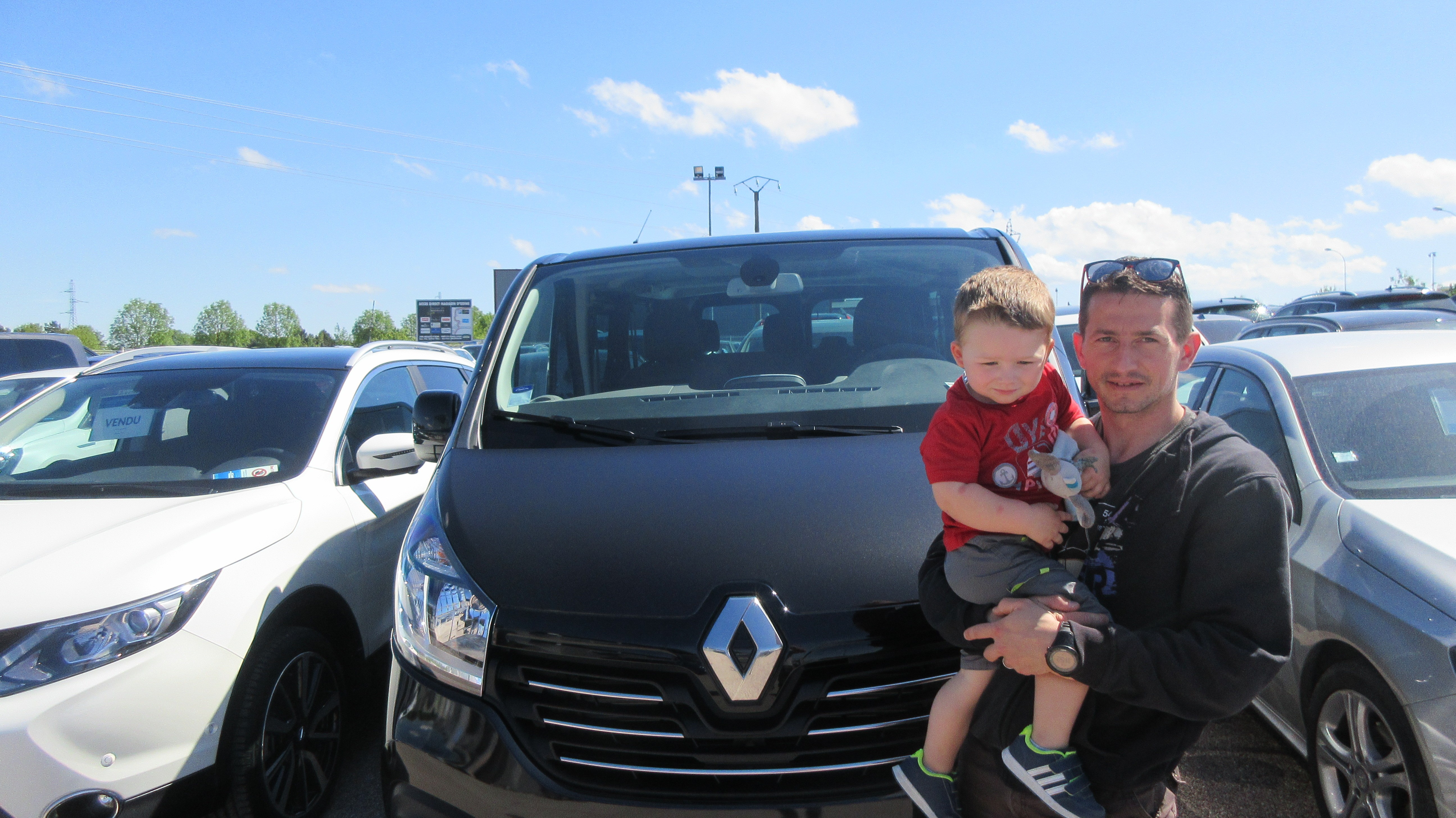 Avis-mandataire-auto-Emotors-Renault-Trafic-combi-Grand-intens-dci-125-energy-8places-plus-portes-180.