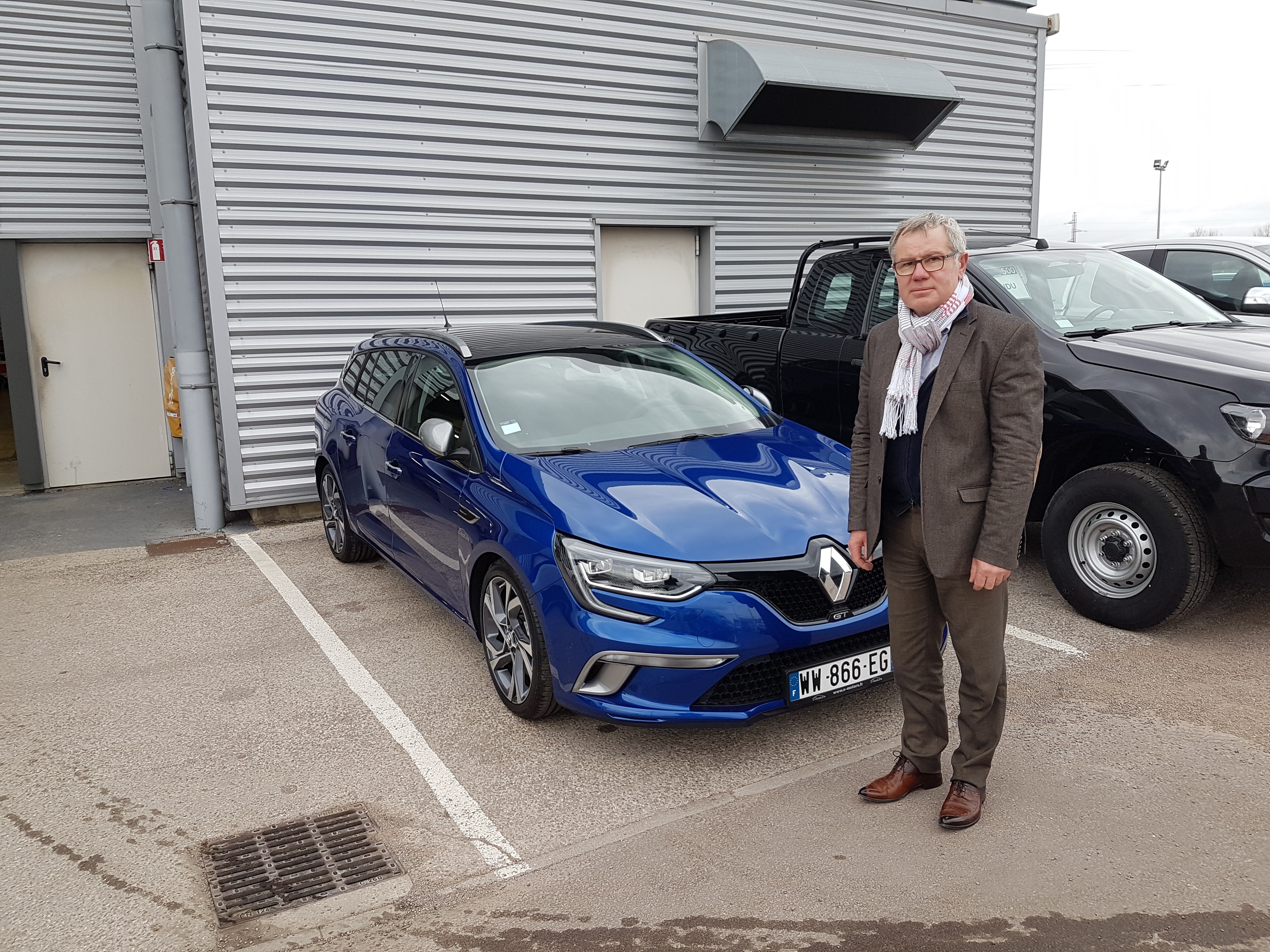 Avis-mandataire-auto-Emotors-Renault-Megane-iv-estate-M-gane-iv-estate-gt-dci-165-edc-energy-plus-toit-vitr.