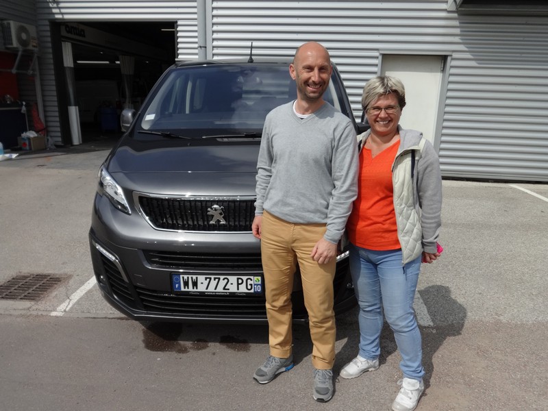 Avis-mandataire-auto-Emotors-Peugeot-Traveller-Standard-2-0-bluehdi-150ch-s-s-bvm6-active-8-places.