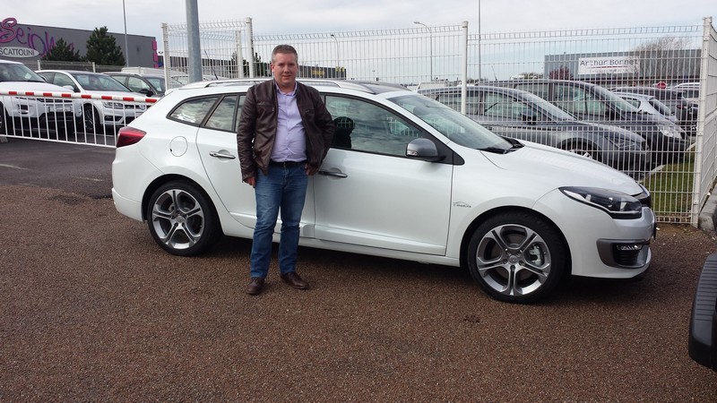 Avis-mandataire-auto-Emotors--Renault-megane-iii-estate-gt-tce-220-energy-.