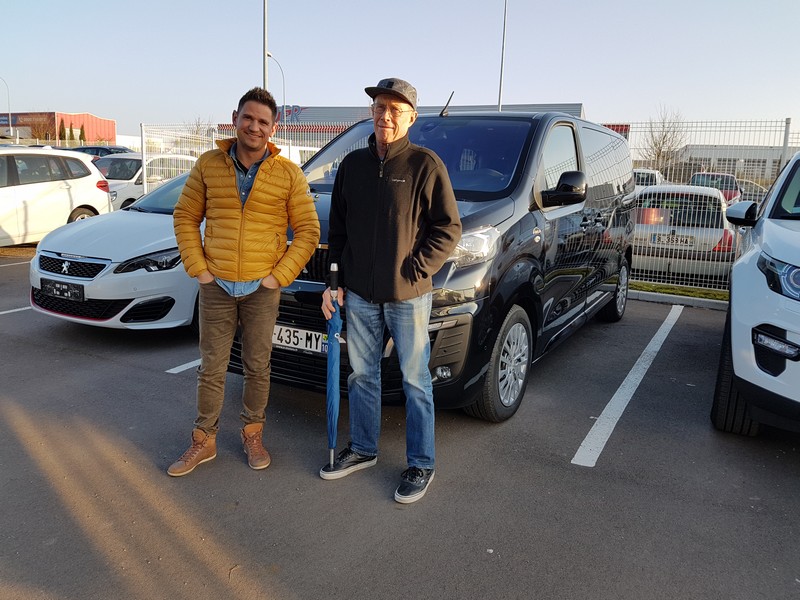 Avis-mandataire-auto-Emotors-Peugeot-Traveller-Standard-2-0-bluehdi-150ch-s-s-bvm6-active-8-places.