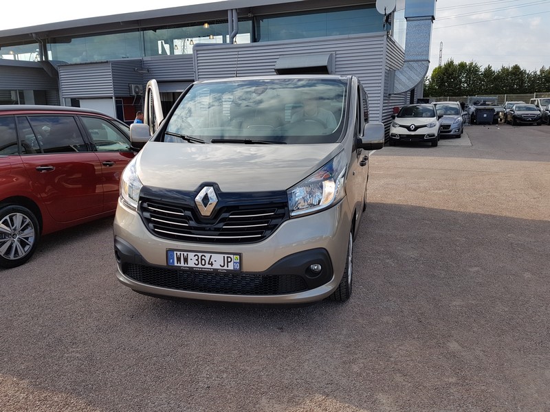 Avis-mandataire-auto-Emotors-Renault-Trafic-combi-Grand-intens-dci-125-energy-9places-plus-portes-180.