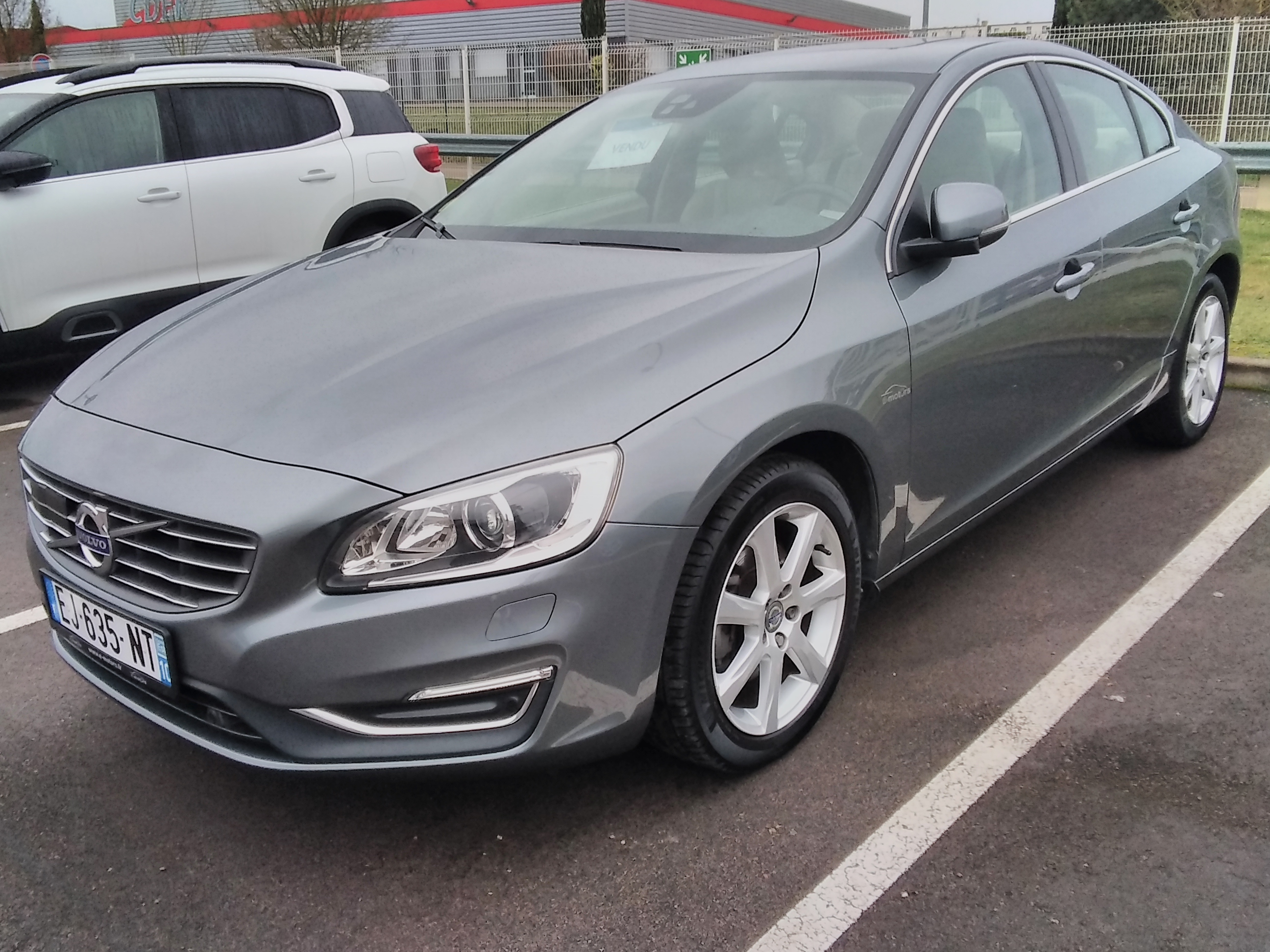 Avis-mandataire-auto-Emotors-Volvo-S60-D4-190-ch-stop-start-geartronic-8-summum-plus-toit.