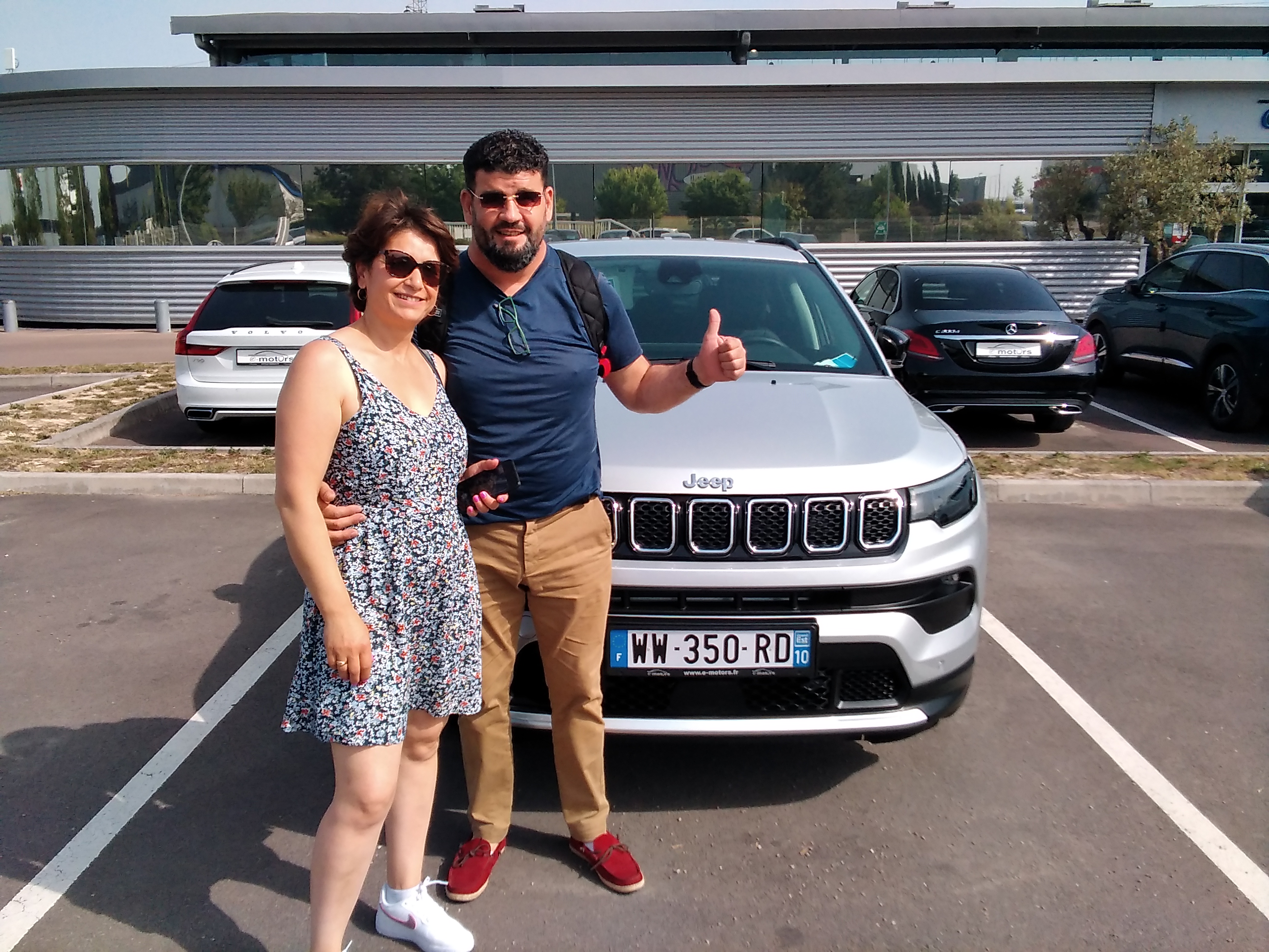 Avis-mandataire-auto-Emotors-Jeep-Compass-Limited-gse-t4-130-plus-1500-km.