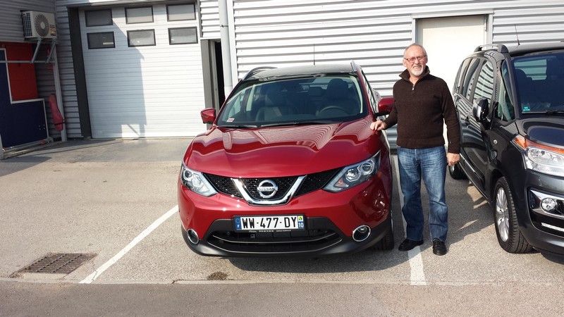 Avis-mandataire-auto-Emotors--Nissan-qashqai-tekna-dig-t-115-4x2-plus-toit-vitr-.