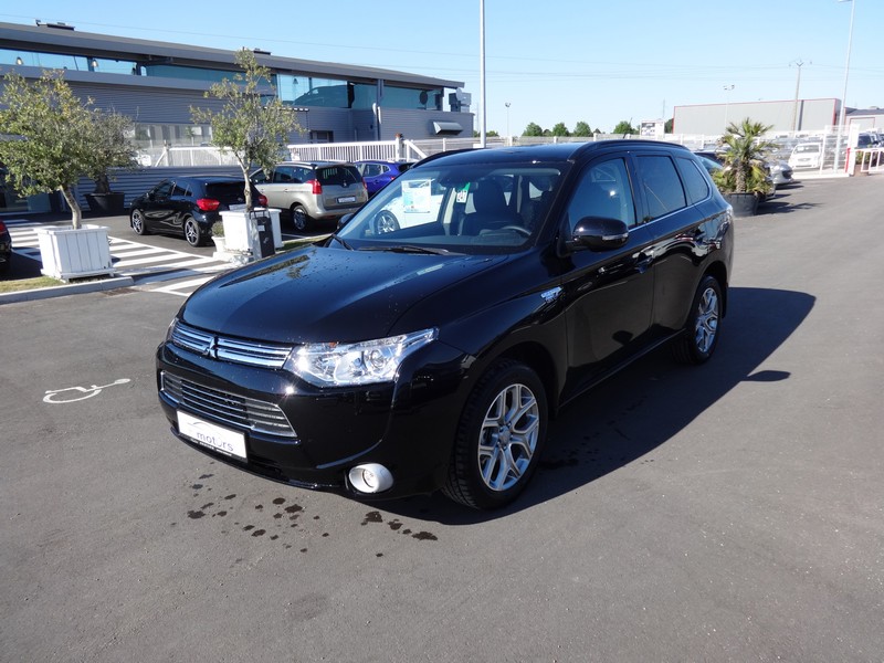 Avis-mandataire-auto-Emotors--Mitsubishi-outlander-instyle-phew-200-4x4-.