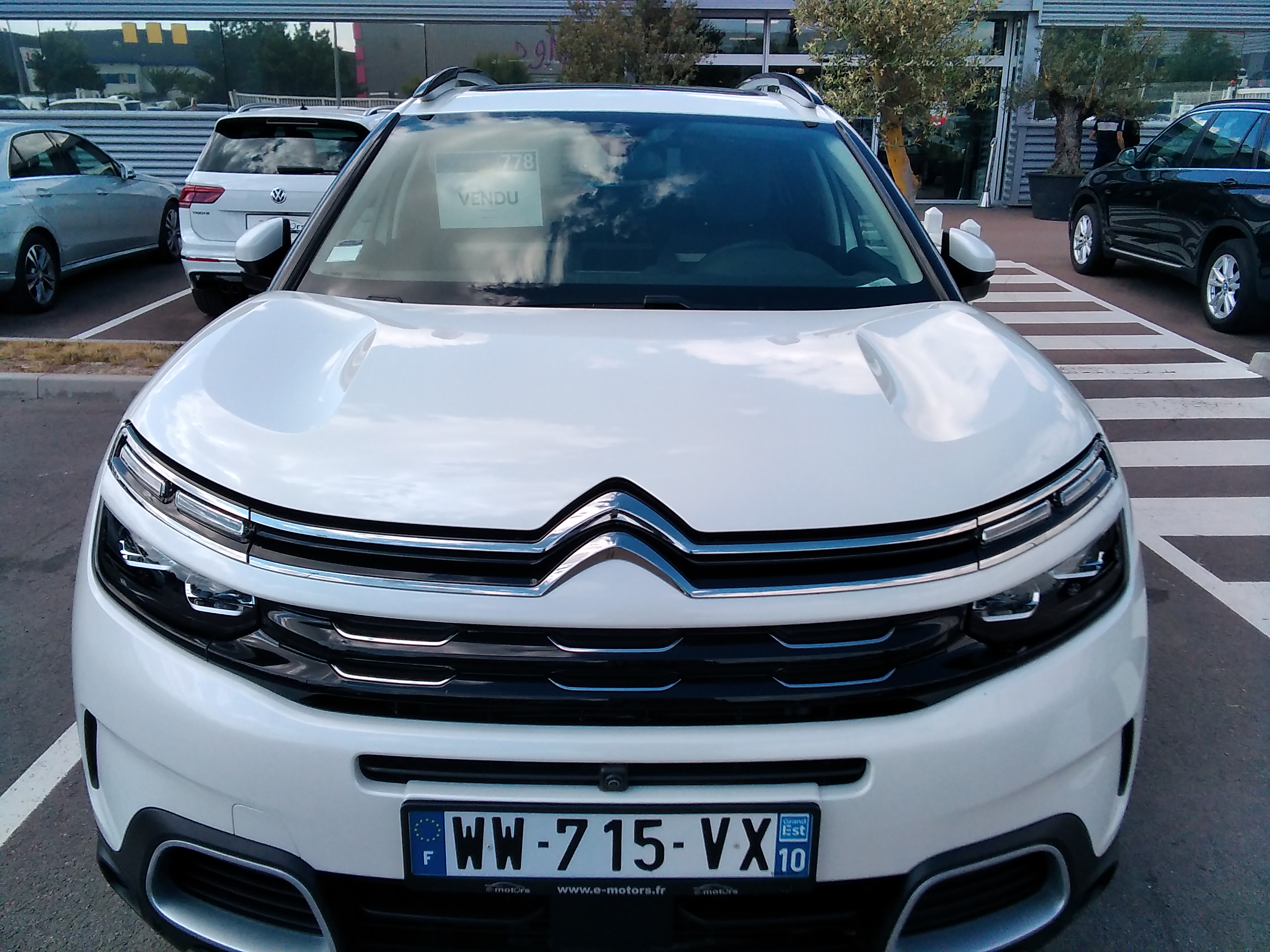 Avis-mandataire-auto-Emotors-Citroen-C5-aircross-Shine-bluehdi-130-s-s-eat8-plus-hayon-mains-libres-plus-grip-control-plus-park-assist-plus-toit-panoramique.