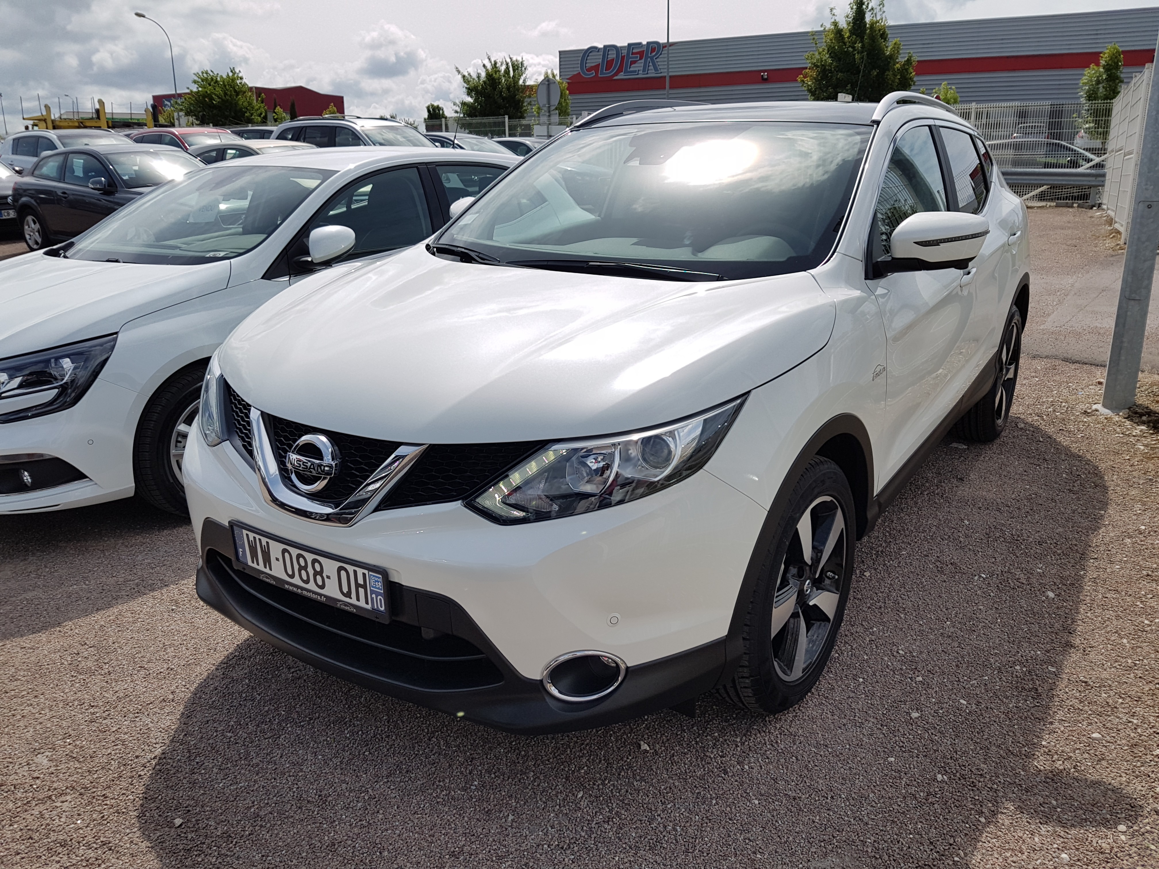 Avis-mandataire-auto-Emotors-Nissan-Qashqai-N-connecta-dci-110-4x2-plus-pack-design.