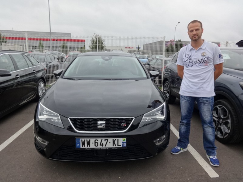 Avis-mandataire-auto-Emotors-Seat-Leon-Fr-tsi-150-dsg7-5p-plus-toit-panoramique.