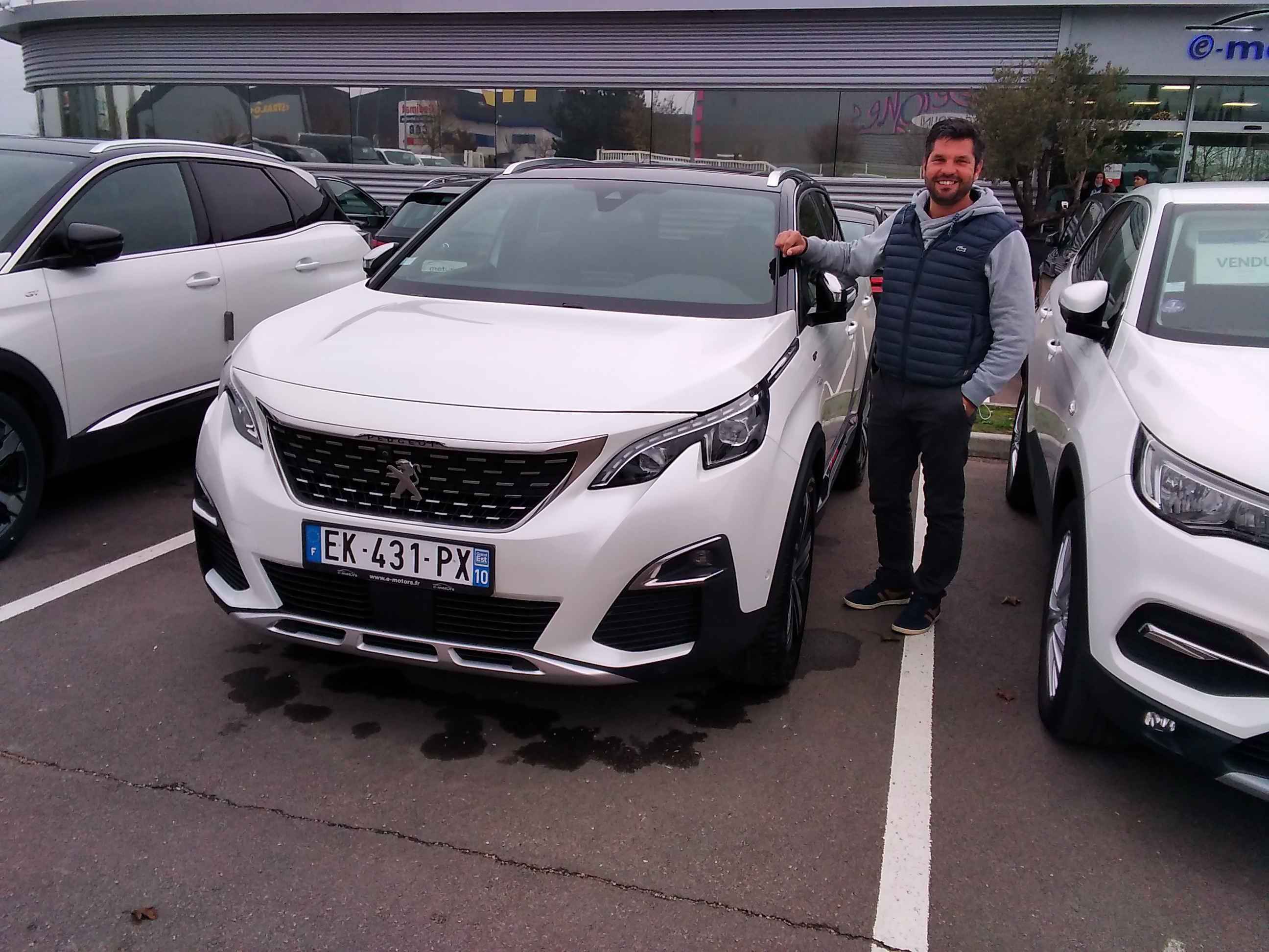 Avis-mandataire-auto-Emotors-Peugeot-3008-2-0-bluehdi-180ch-s-s-eat8-gt.