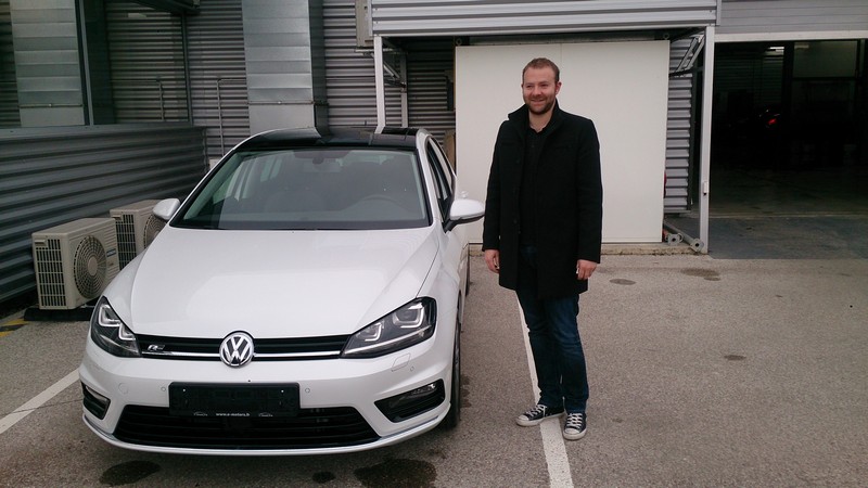 Avis-mandataire-auto-Emotors--Volkswagen-golf-carat-r-line-tdi-150-dsg-5p-plus-x-non-plus-toit-panoramique-.